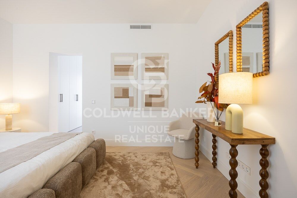 Renovated flat for sale with terrace in Barrio de Salamanca