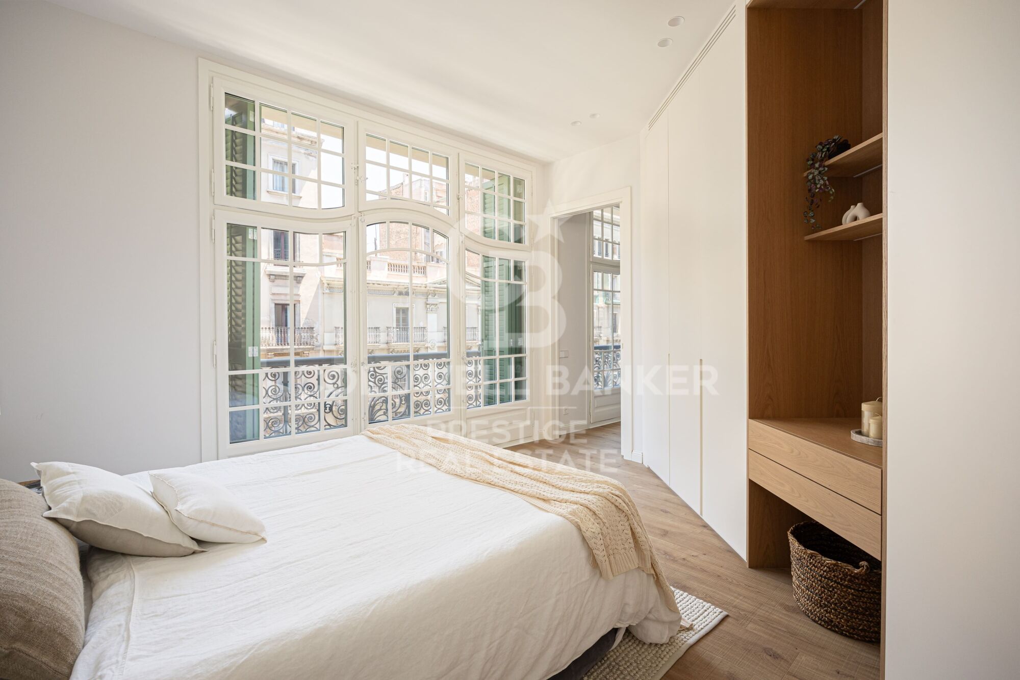 Magnificent renovated flat for sale in the Gothic Quarter