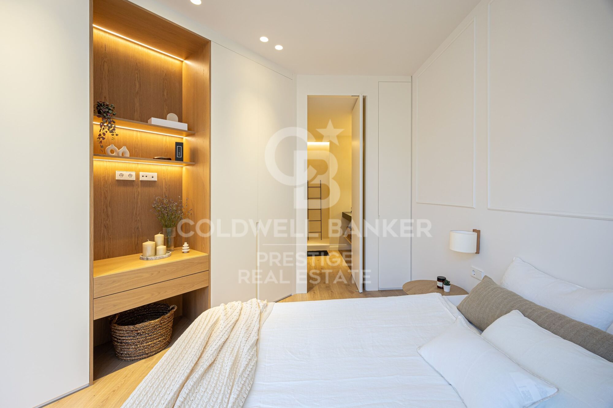 Magnificent renovated flat for sale in the Gothic Quarter