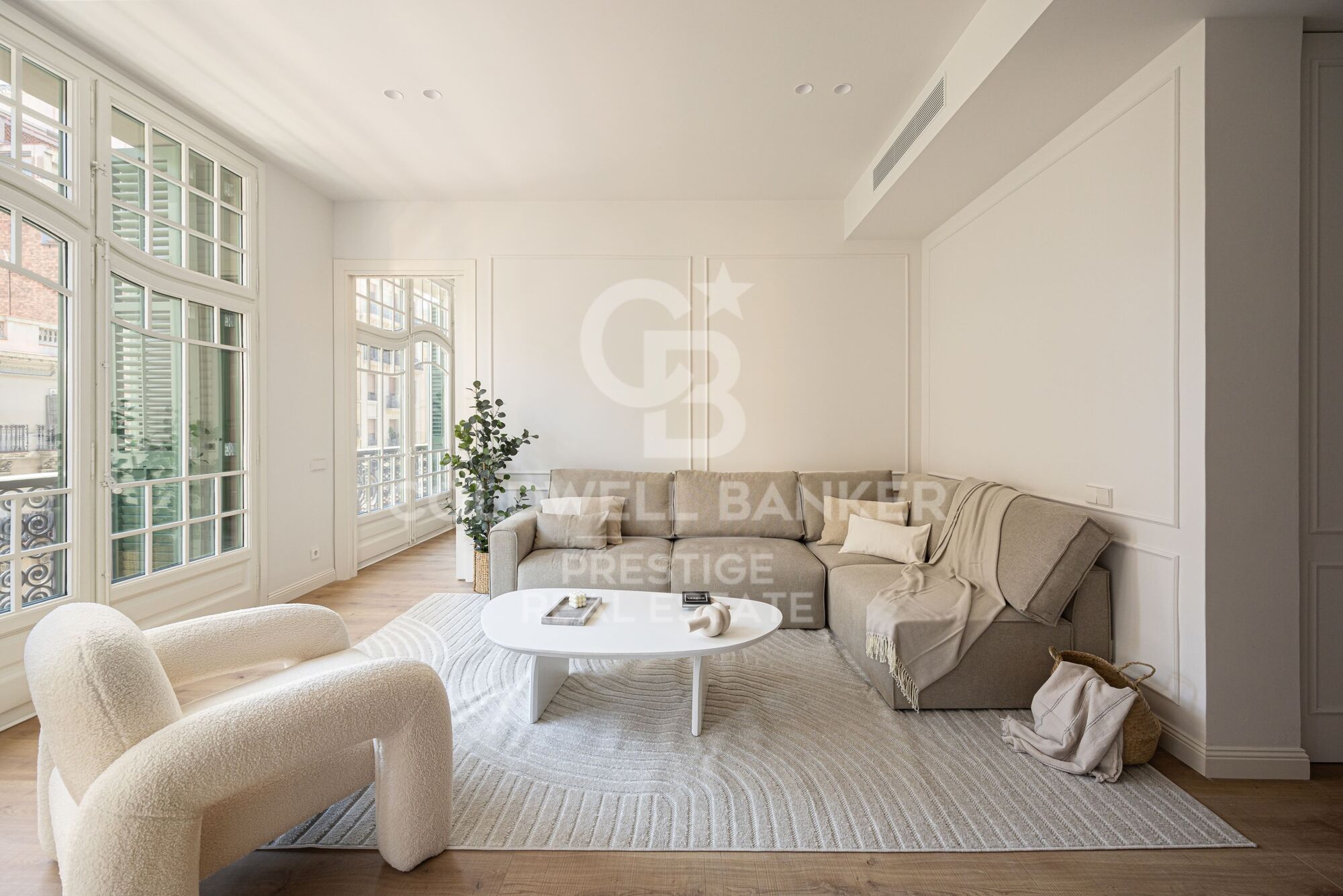 Magnificent renovated flat for sale in the Gothic Quarter