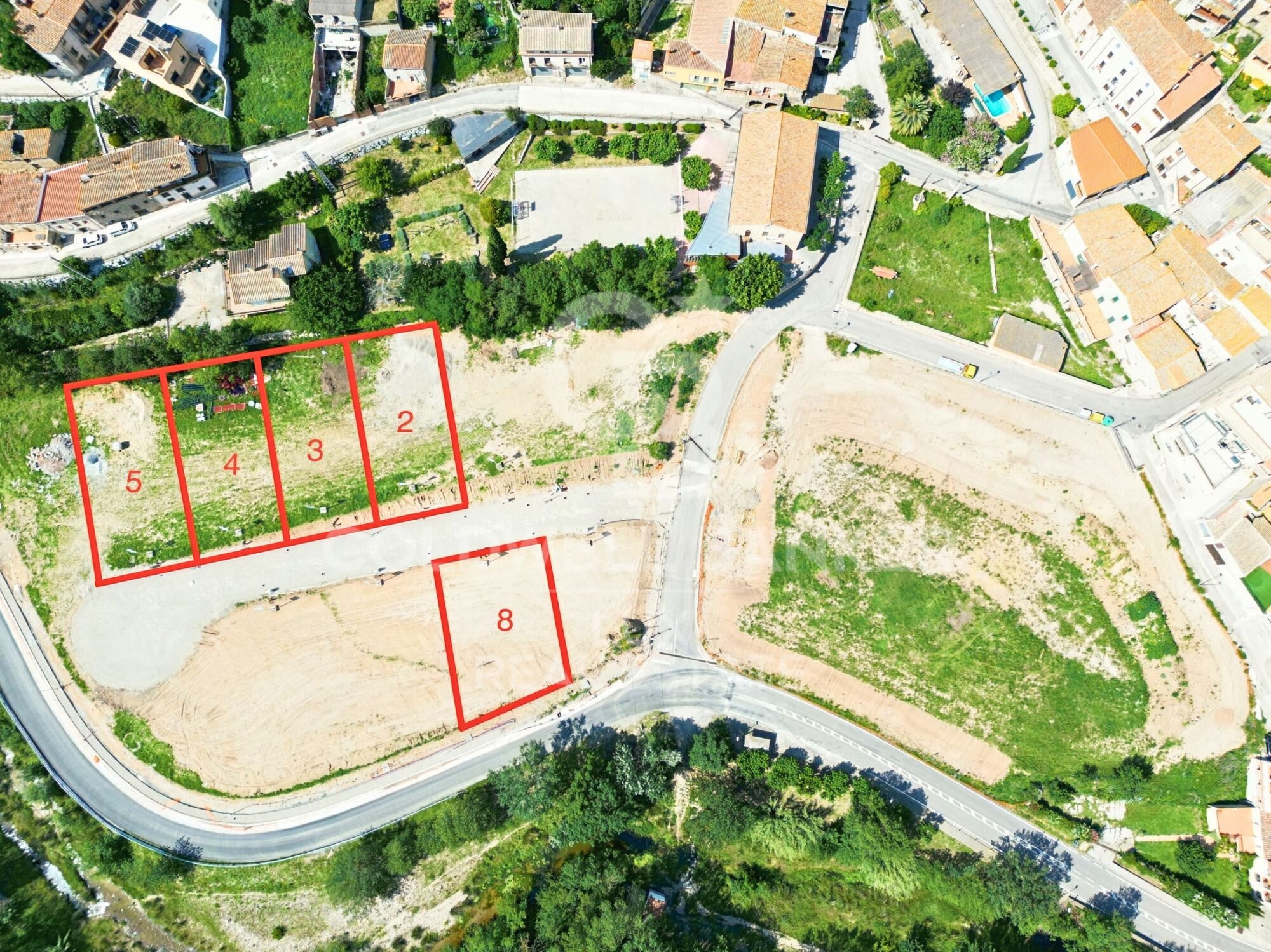 5 parcelles pour la construction de 5 à 10 maisons à Biure