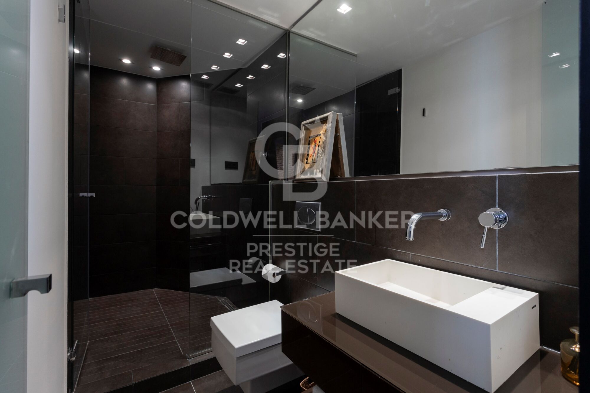 For sale newly refurbished flat in the Born area