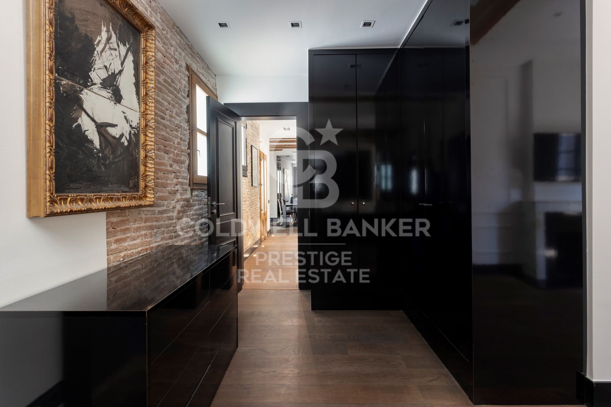 A vendre appartement rénové dans le centre ville de Barcelone.