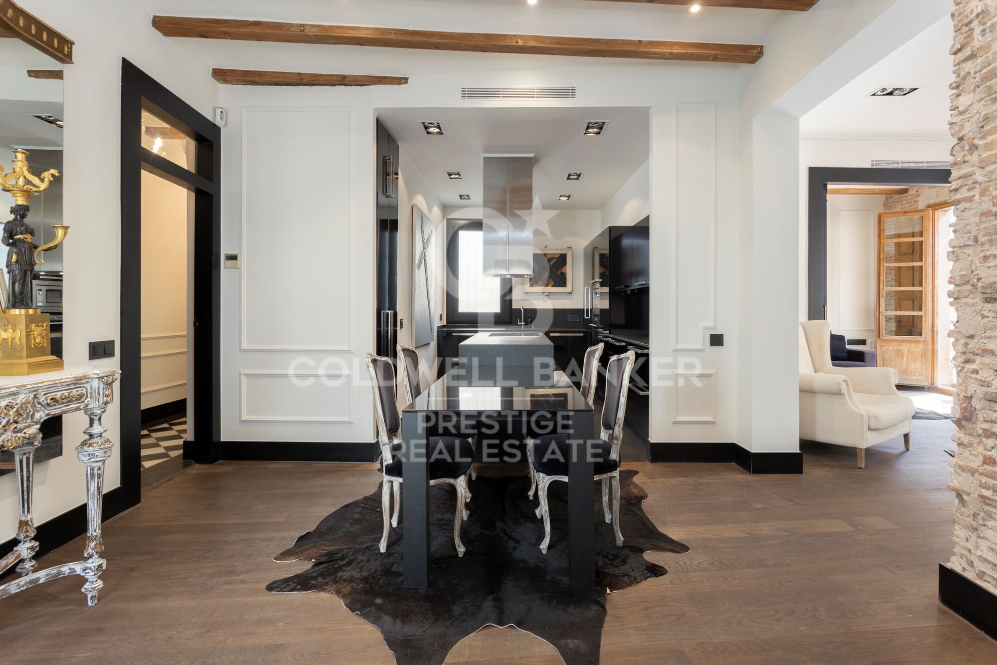 For sale newly refurbished flat in the Born area