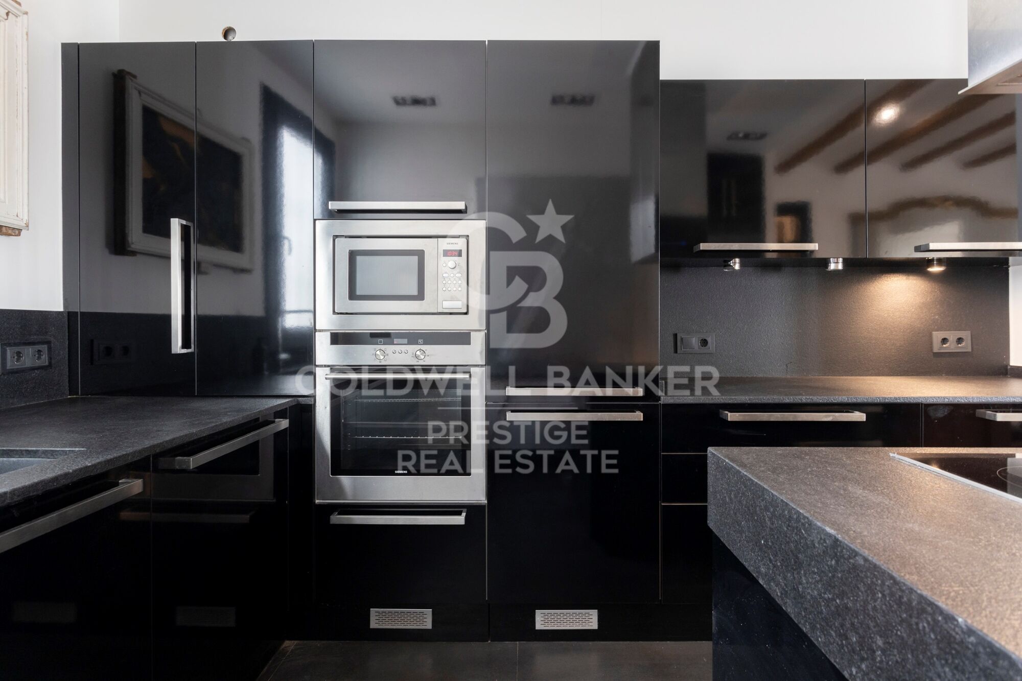 A vendre appartement rénové dans le centre ville de Barcelone.