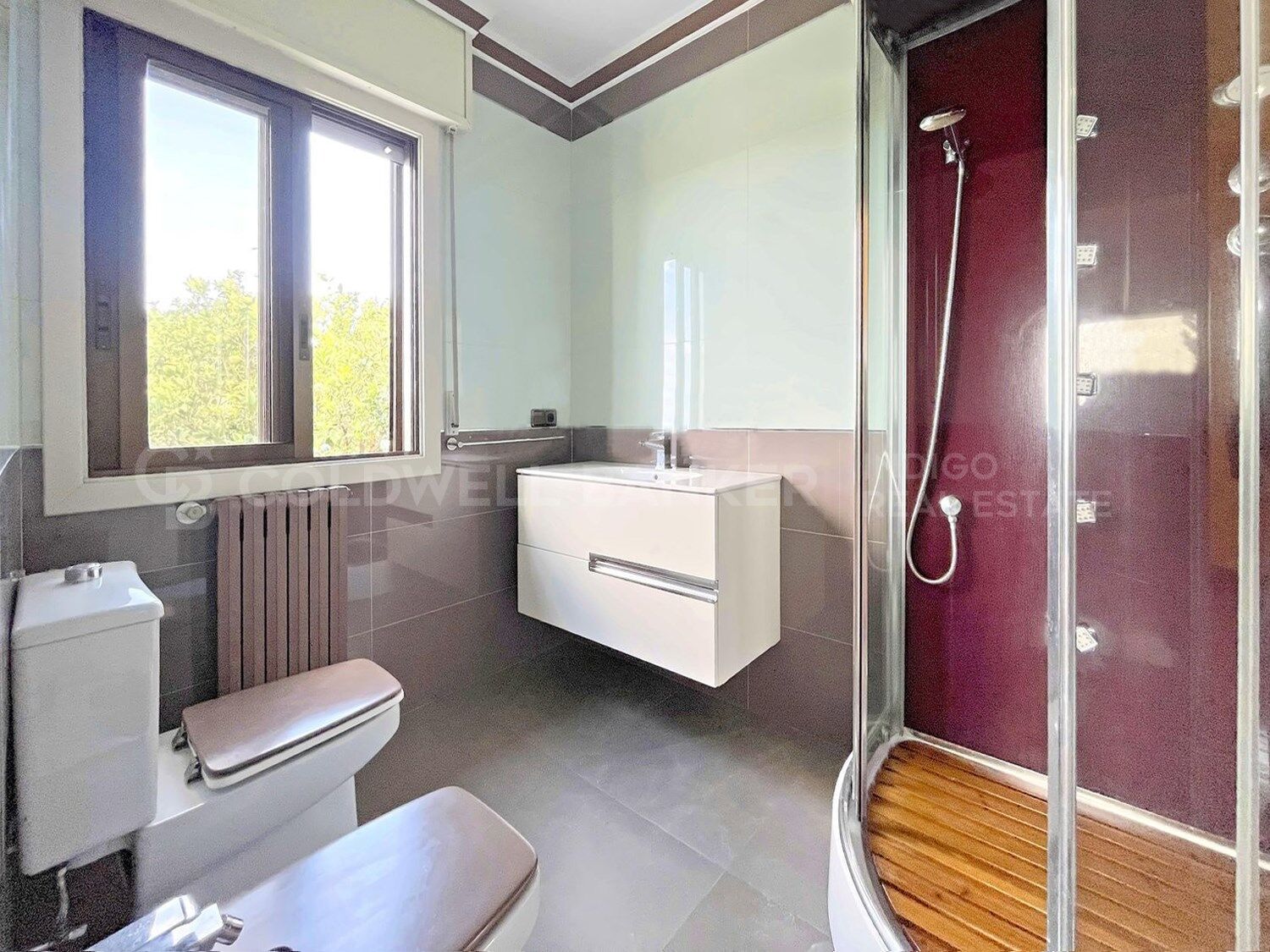 Luxusvilla in Sanxenxo, Spanien mit privatem Weinberg