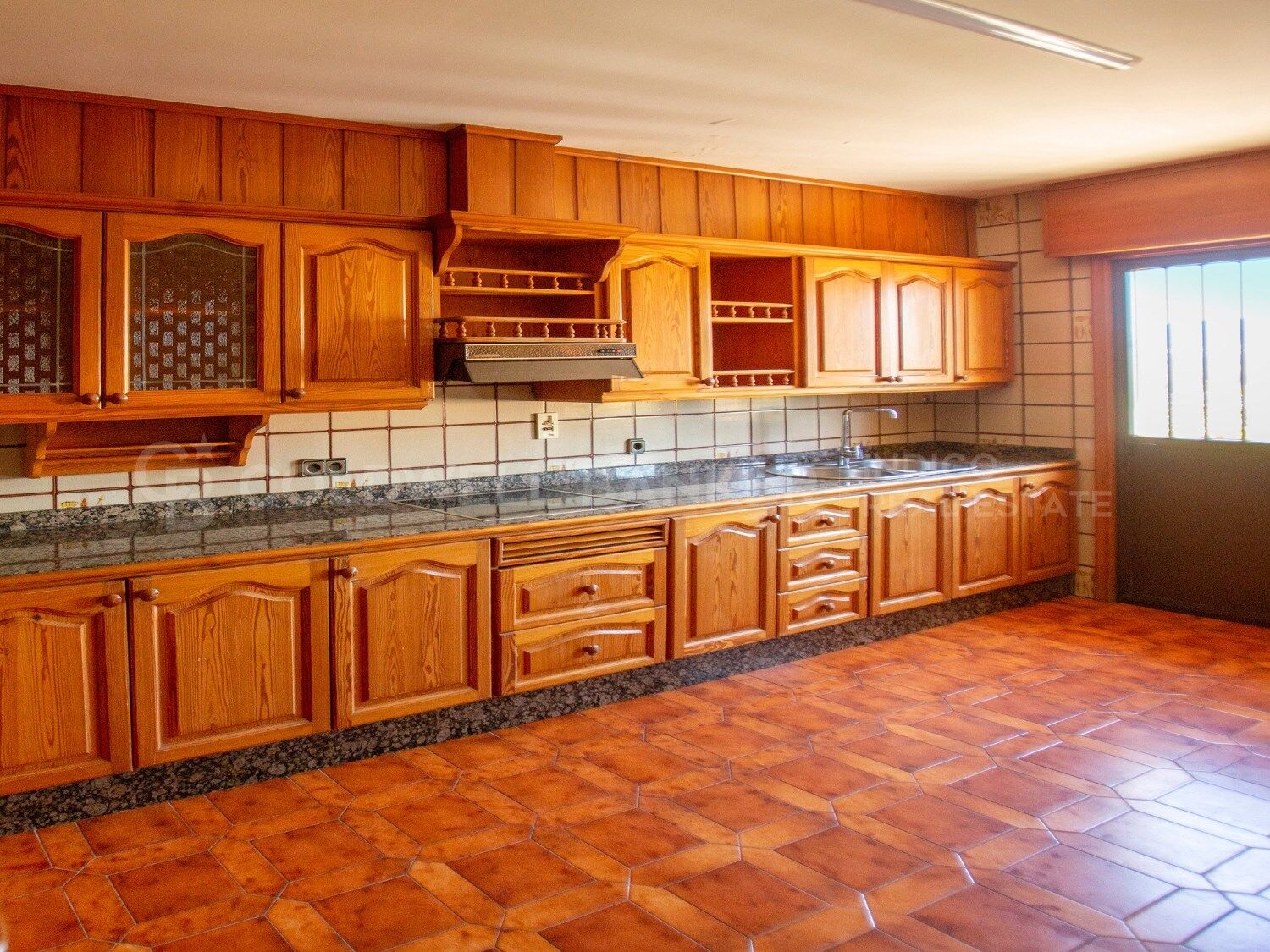 Luxusvilla in Sanxenxo, Spanien mit privatem Weinberg