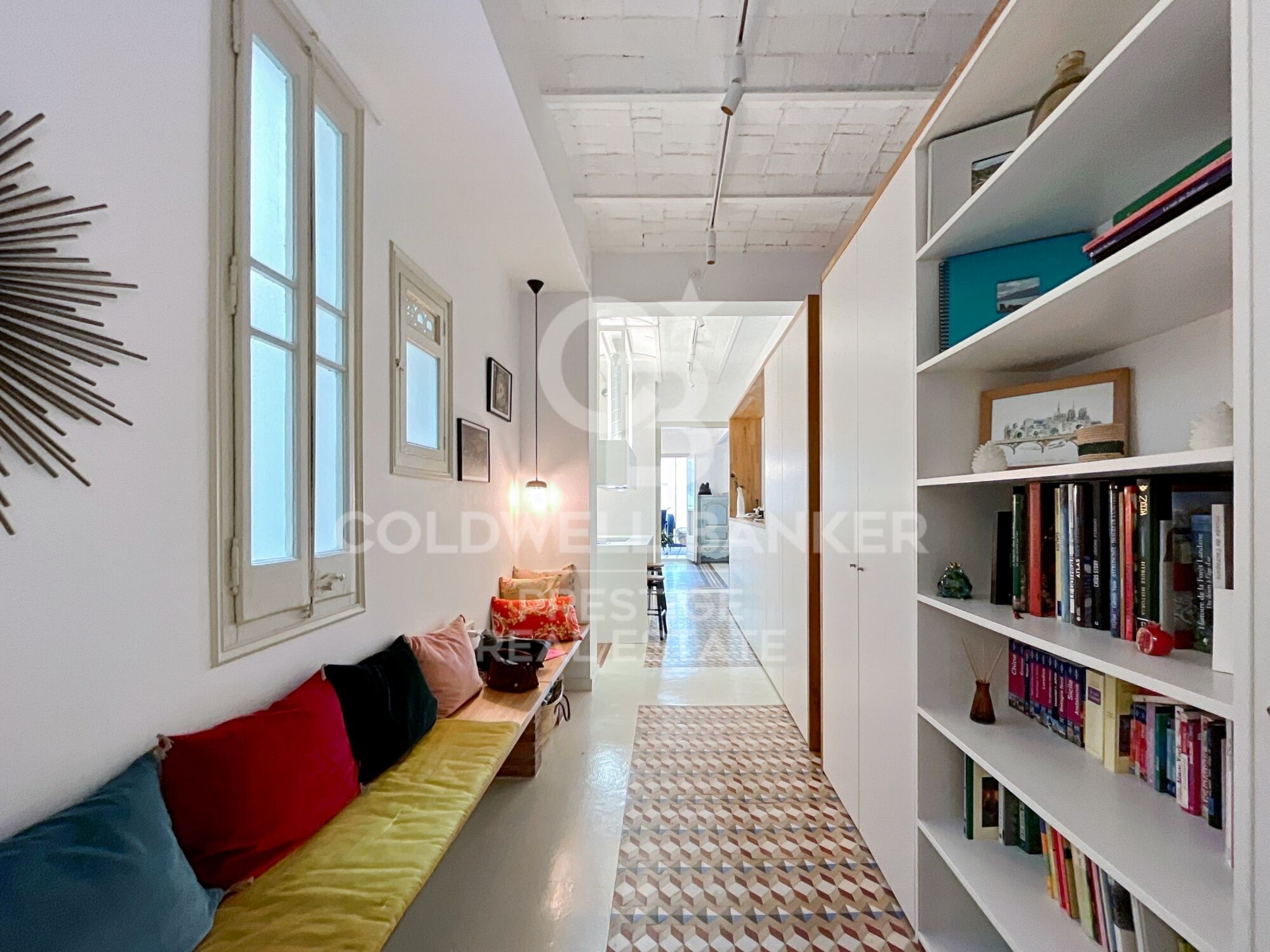 Designer apartment in a Modernist building in the Quadrat d'Or