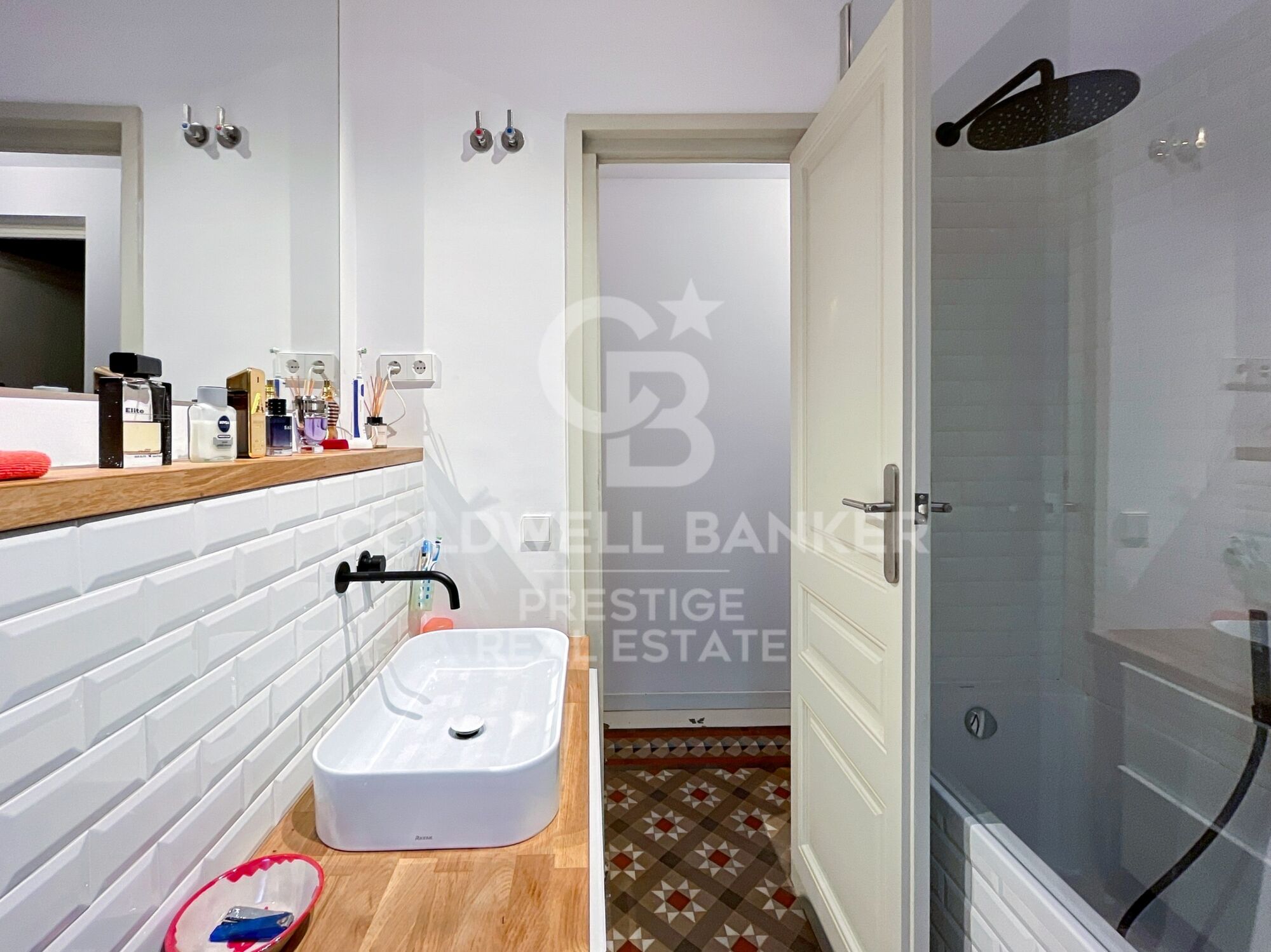 Designer apartment in a Modernist building in the Quadrat d'Or