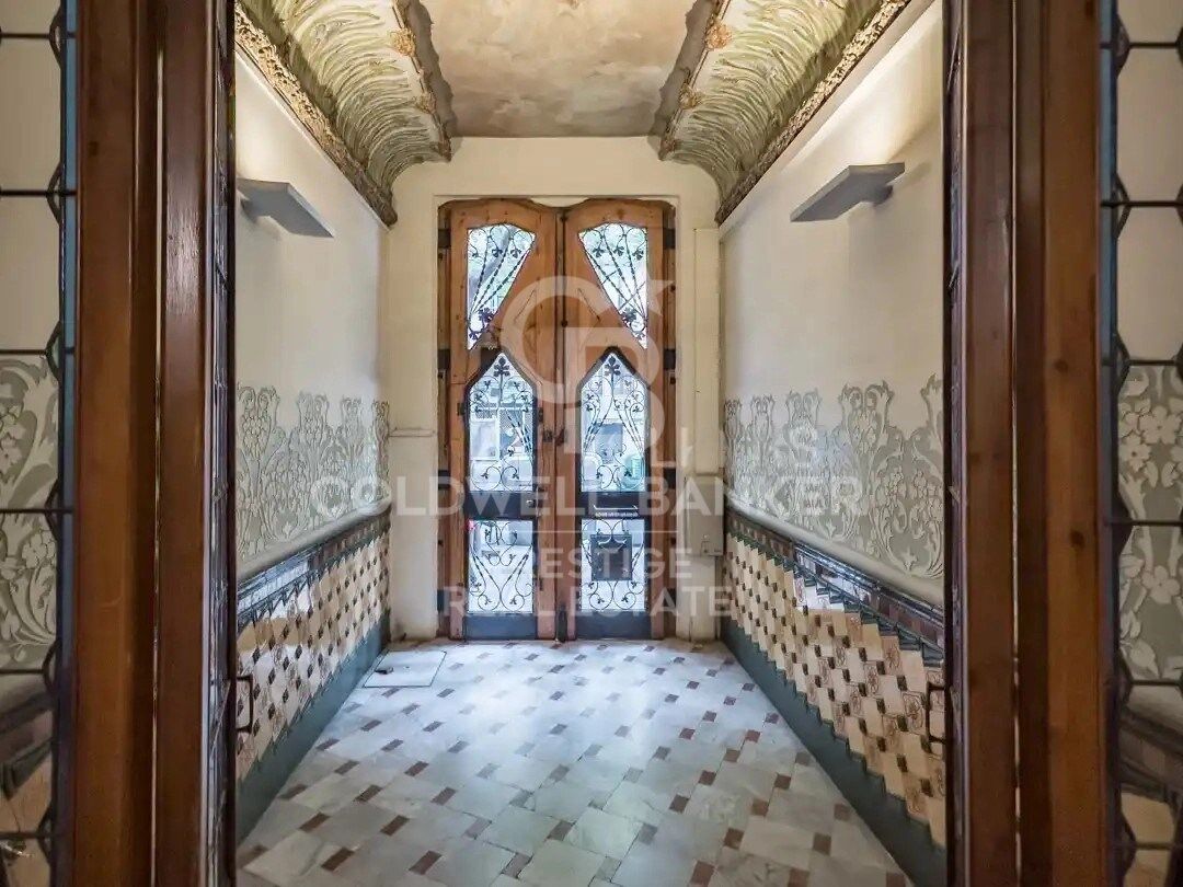 Designer apartment in a Modernist building in the Quadrat d'Or