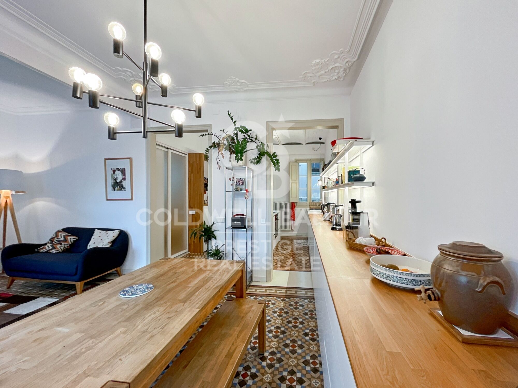 Designer apartment in a Modernist building in the Quadrat d'Or