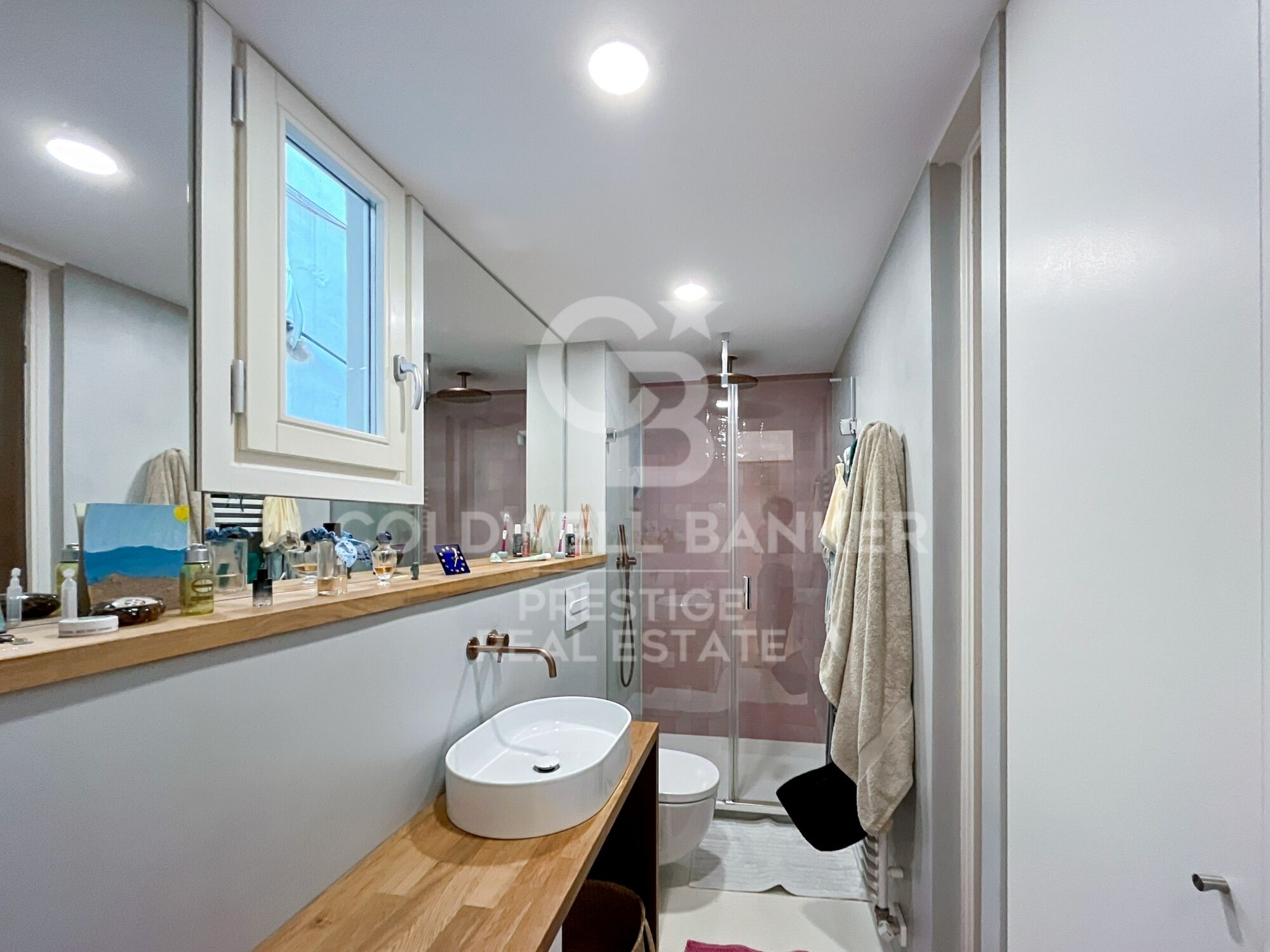 Designer apartment in a Modernist building in the Quadrat d'Or
