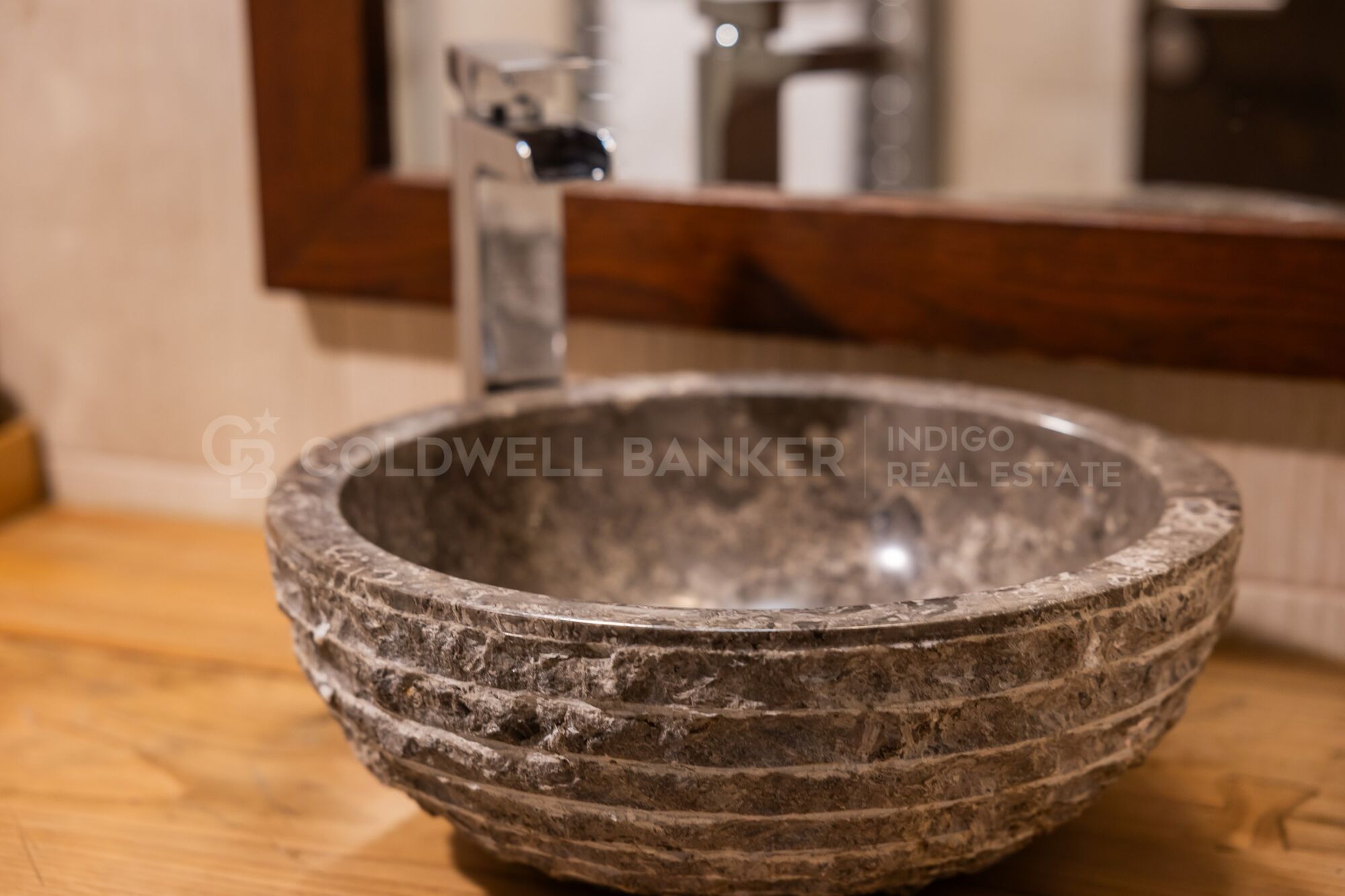 Maison de maître du XVIIe siècle avec une valeur historique énorme, restaurée en 2019