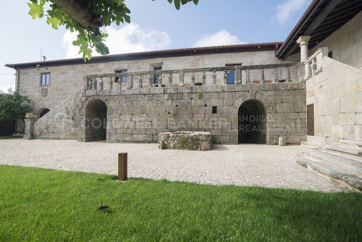 Maison de maître du XVIIe siècle avec une valeur historique énorme, restaurée en 2019