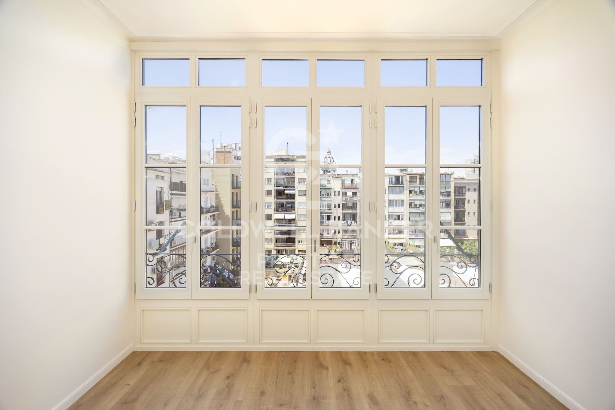 Refurbished flat for sale in Eixample