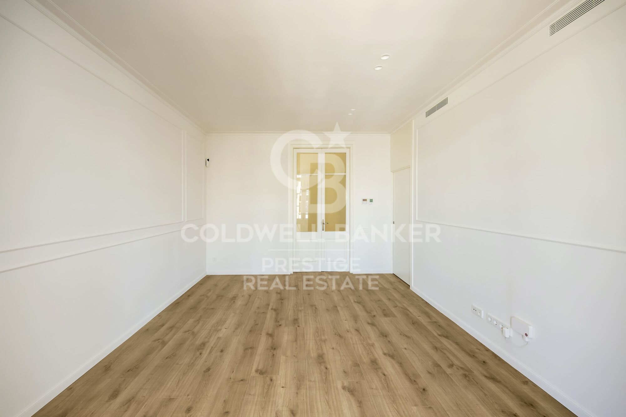 Refurbished flat for sale in Eixample