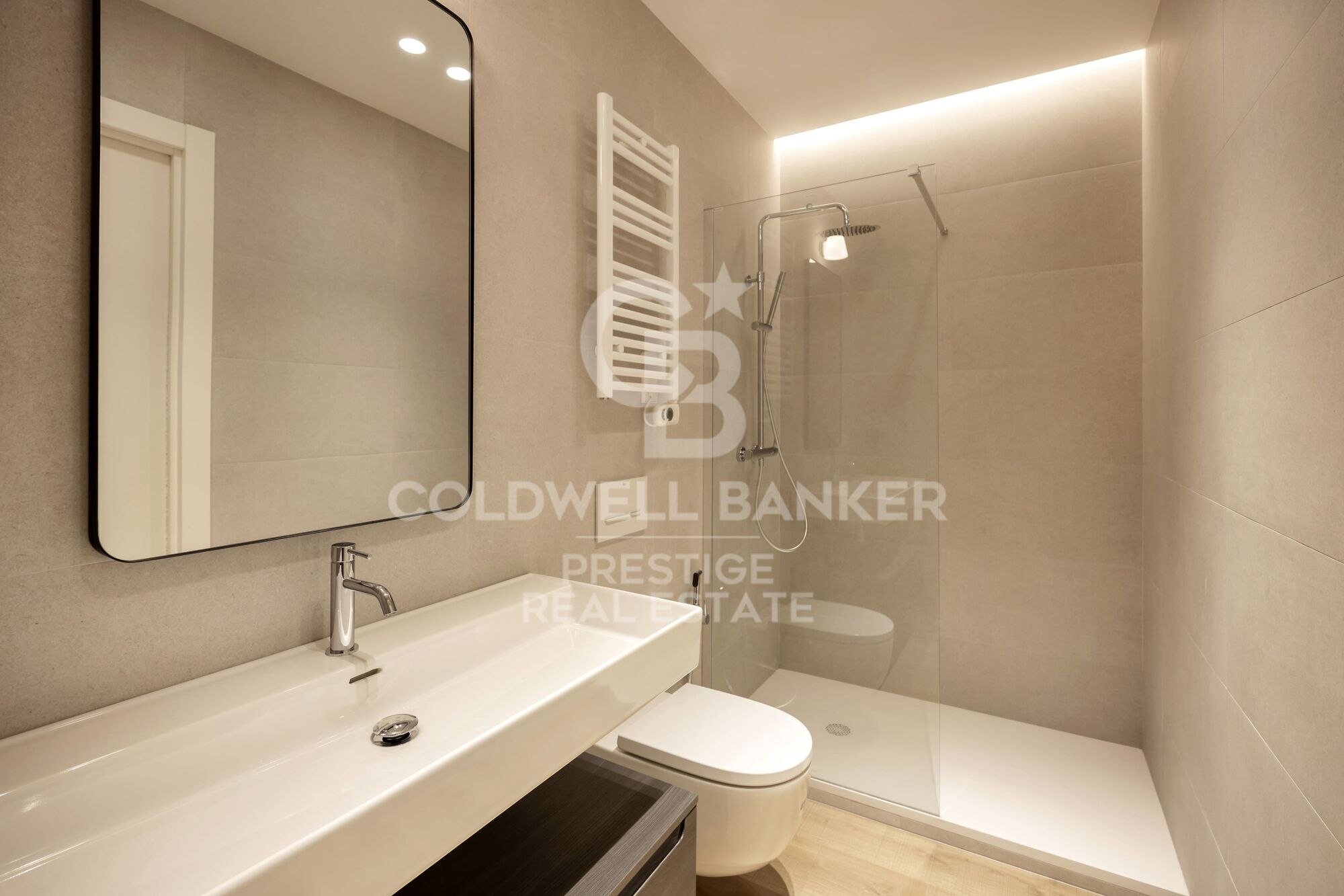 Refurbished flat for sale in Eixample