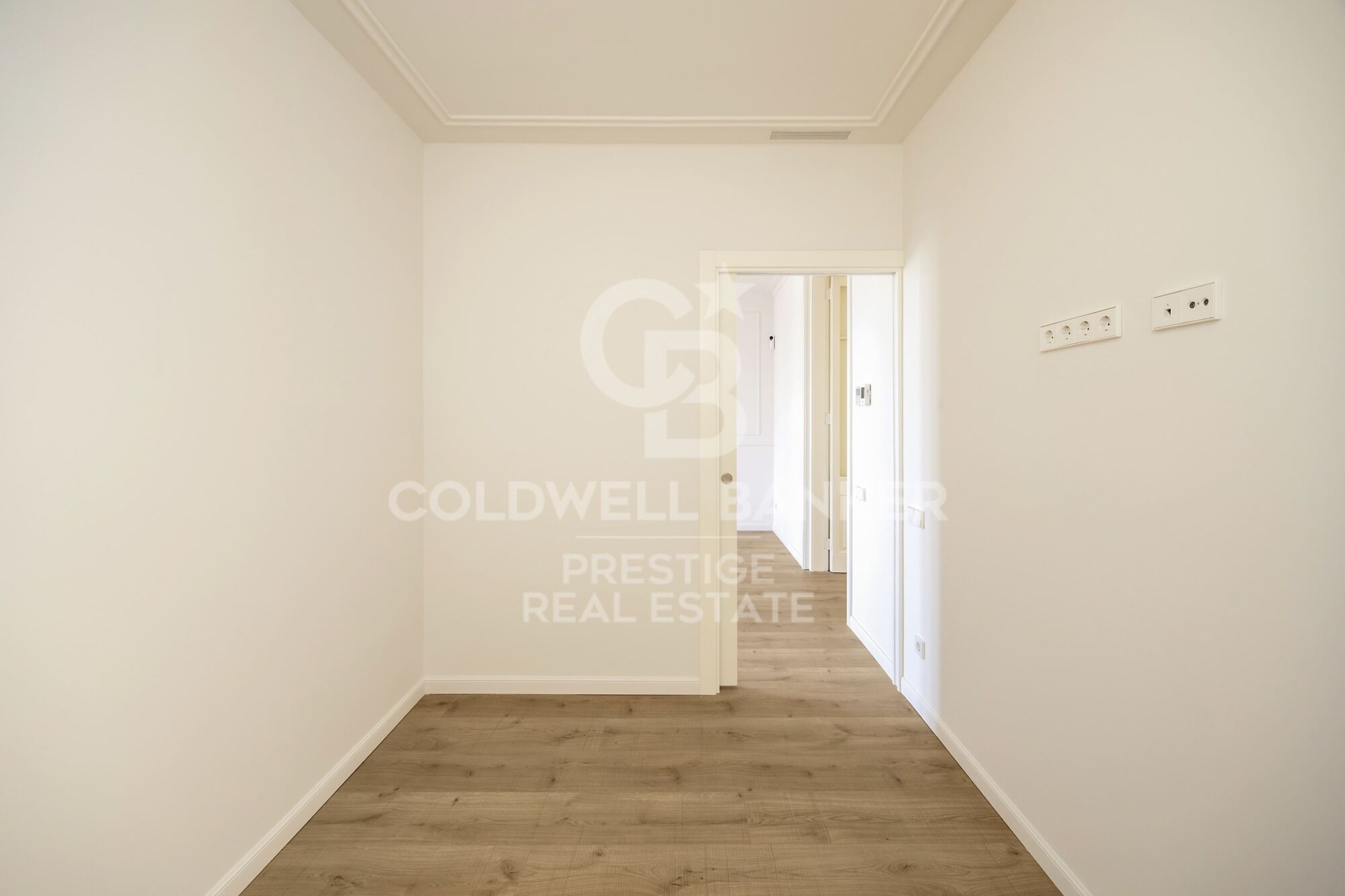 Refurbished flat for sale in Eixample