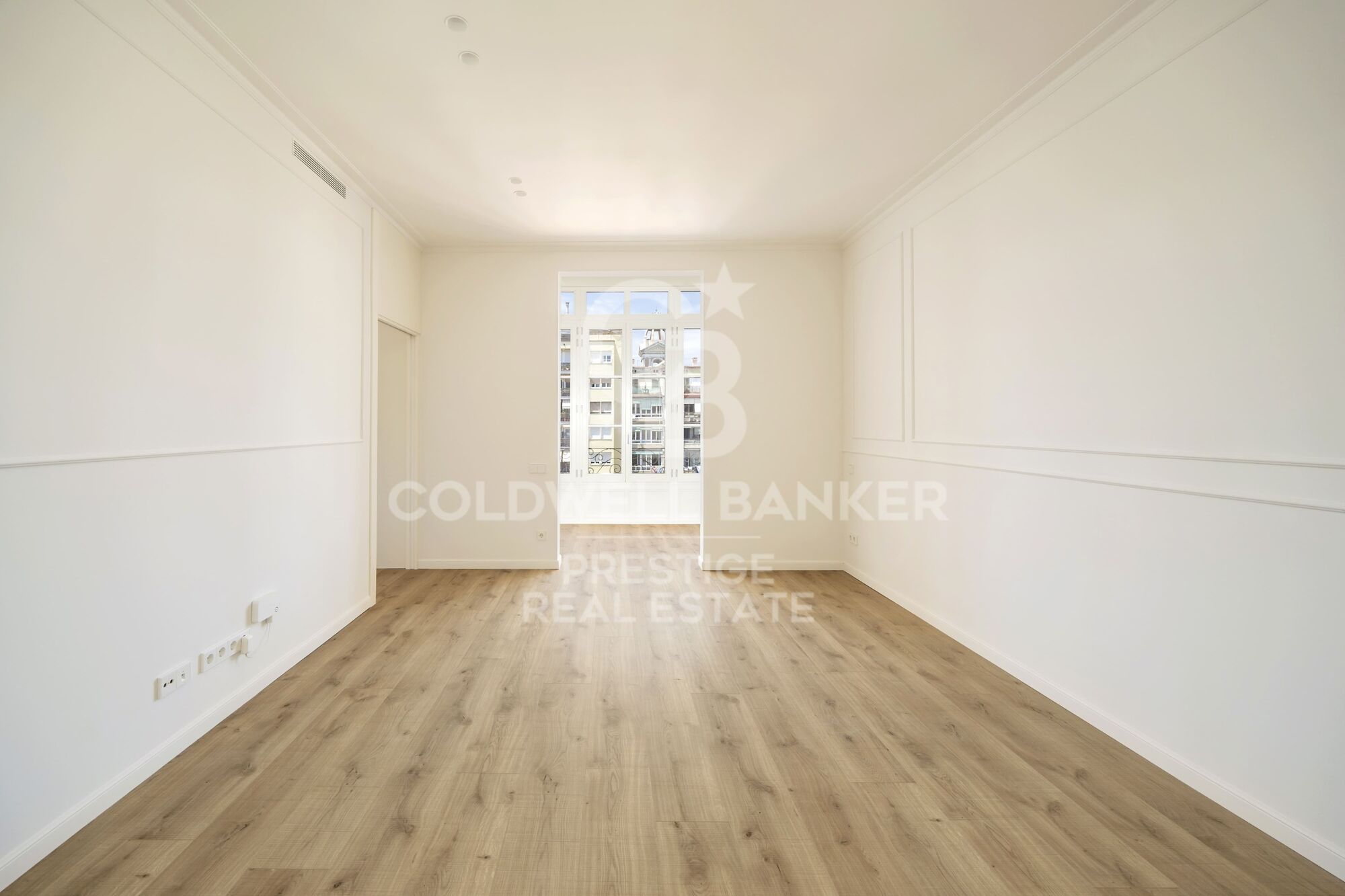 Refurbished flat for sale in Eixample