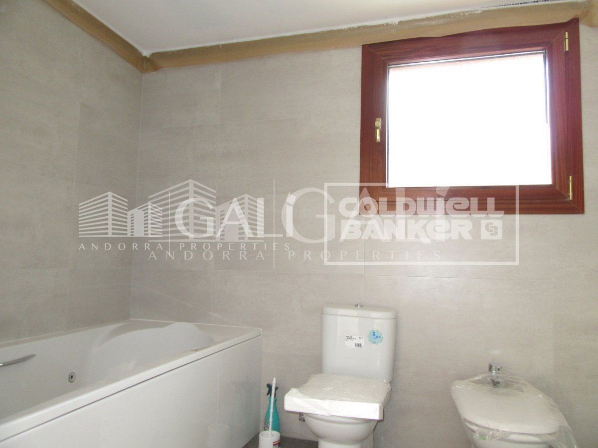 Town House 4 Bedrooms Sale Canillo