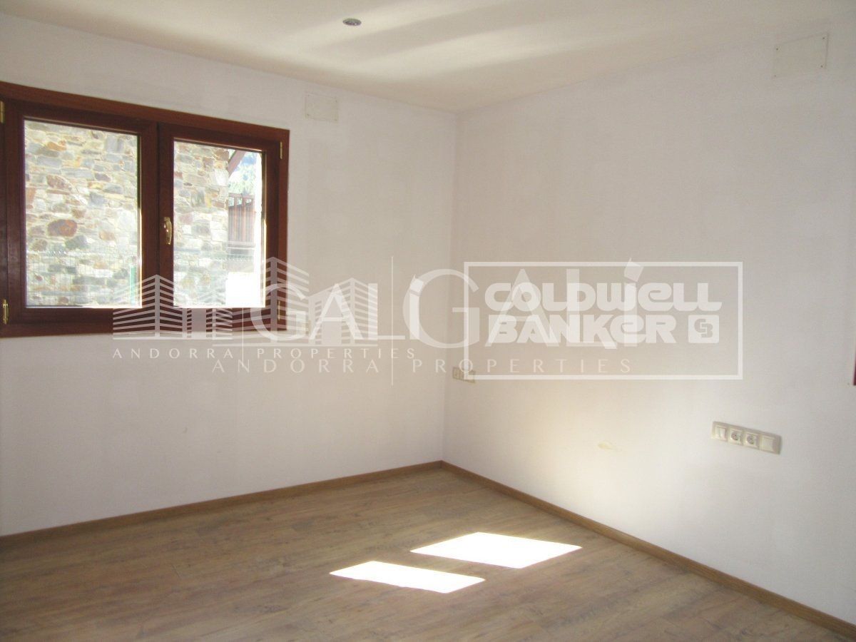 Town House 4 Bedrooms Sale Canillo