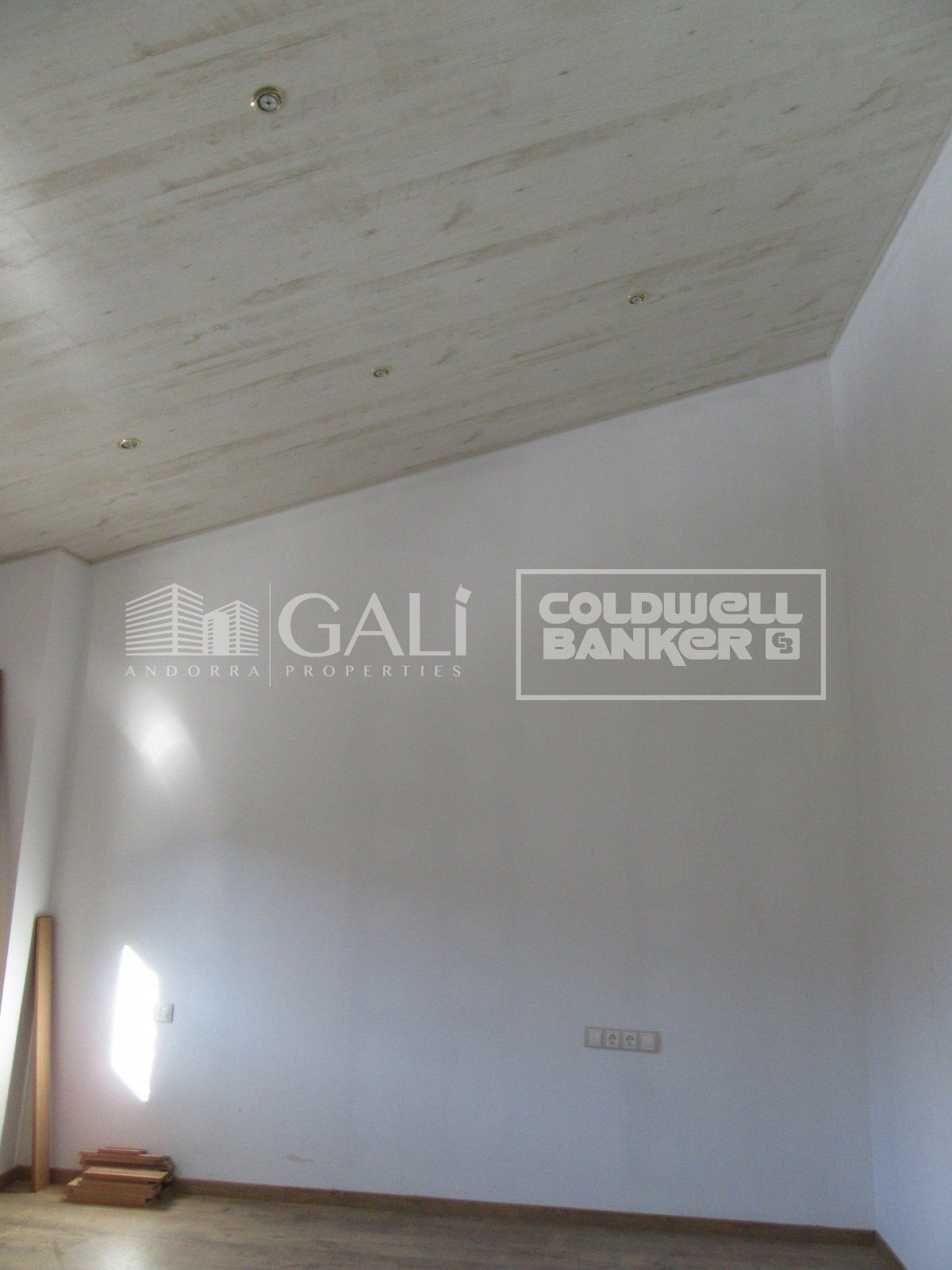 Town House 4 Bedrooms Sale Canillo
