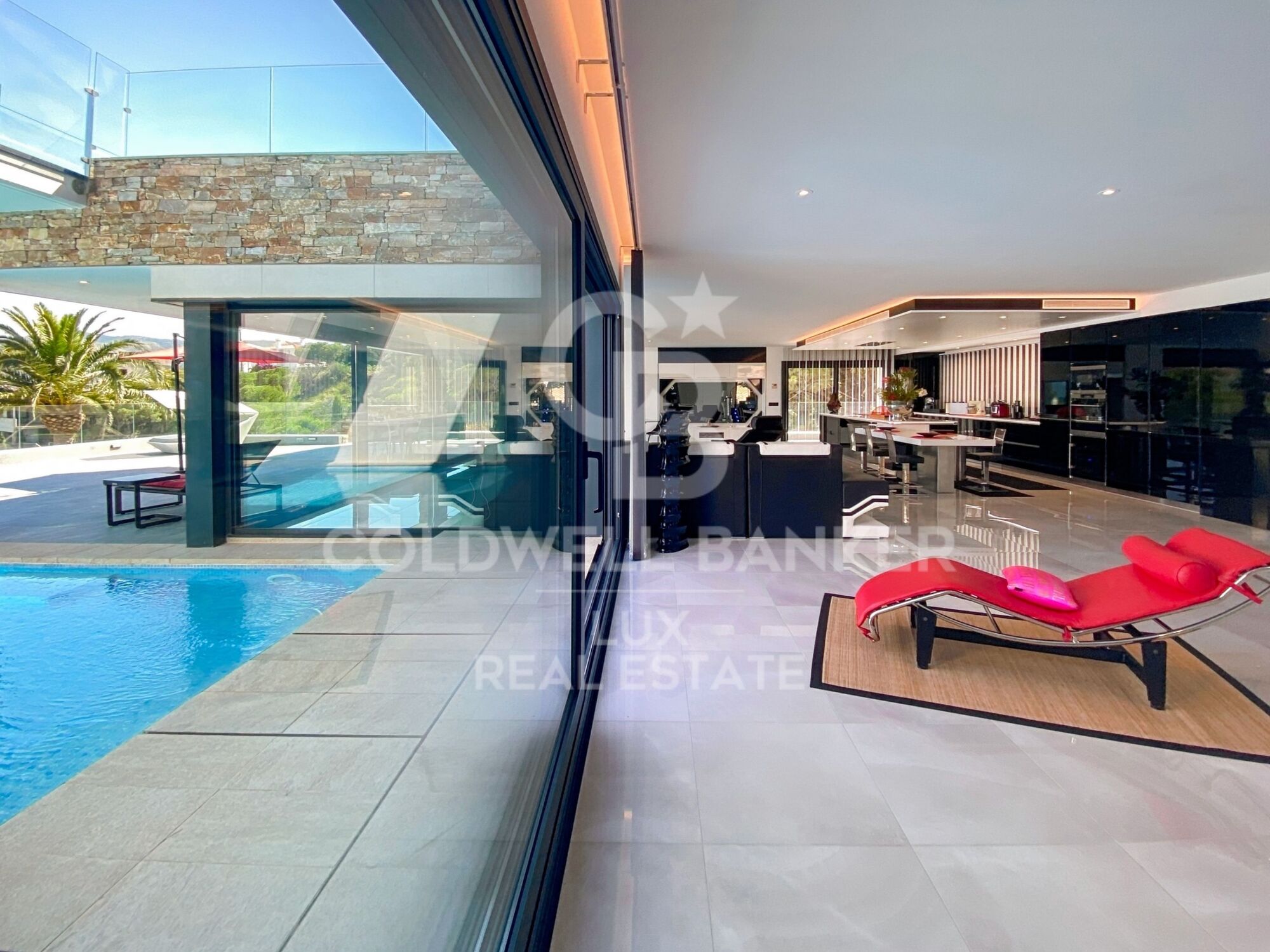 Villa de lujo en venta en primera línea de mar en Llançà, Costa Brava