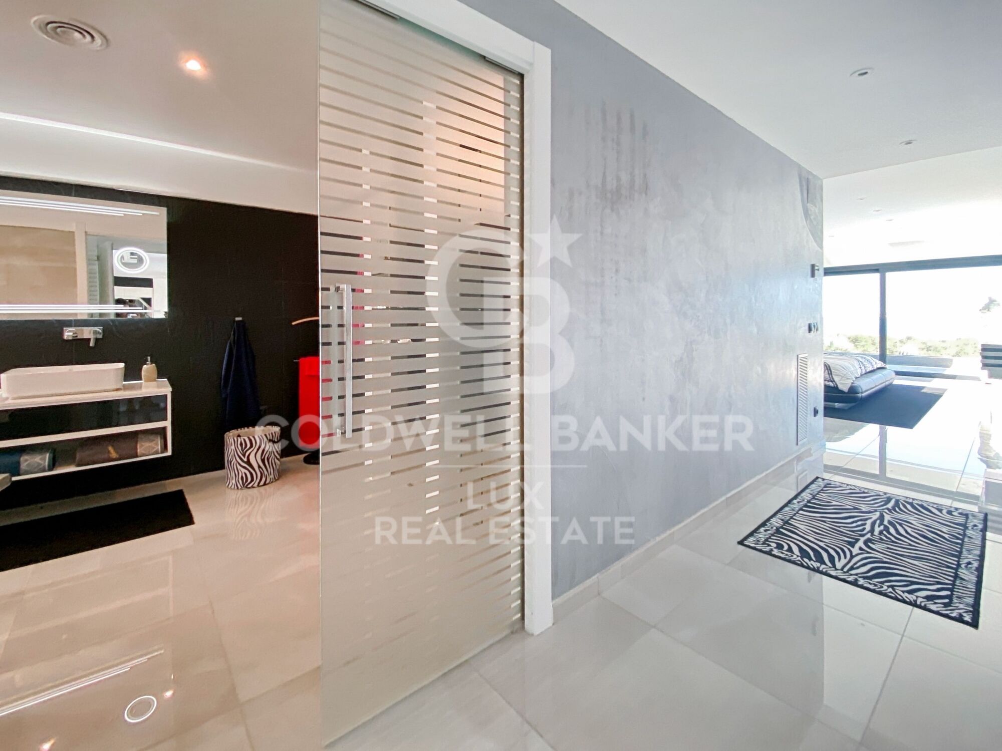 Villa de luxe en vente en première ligne de mer à Llançà, Costa Brava