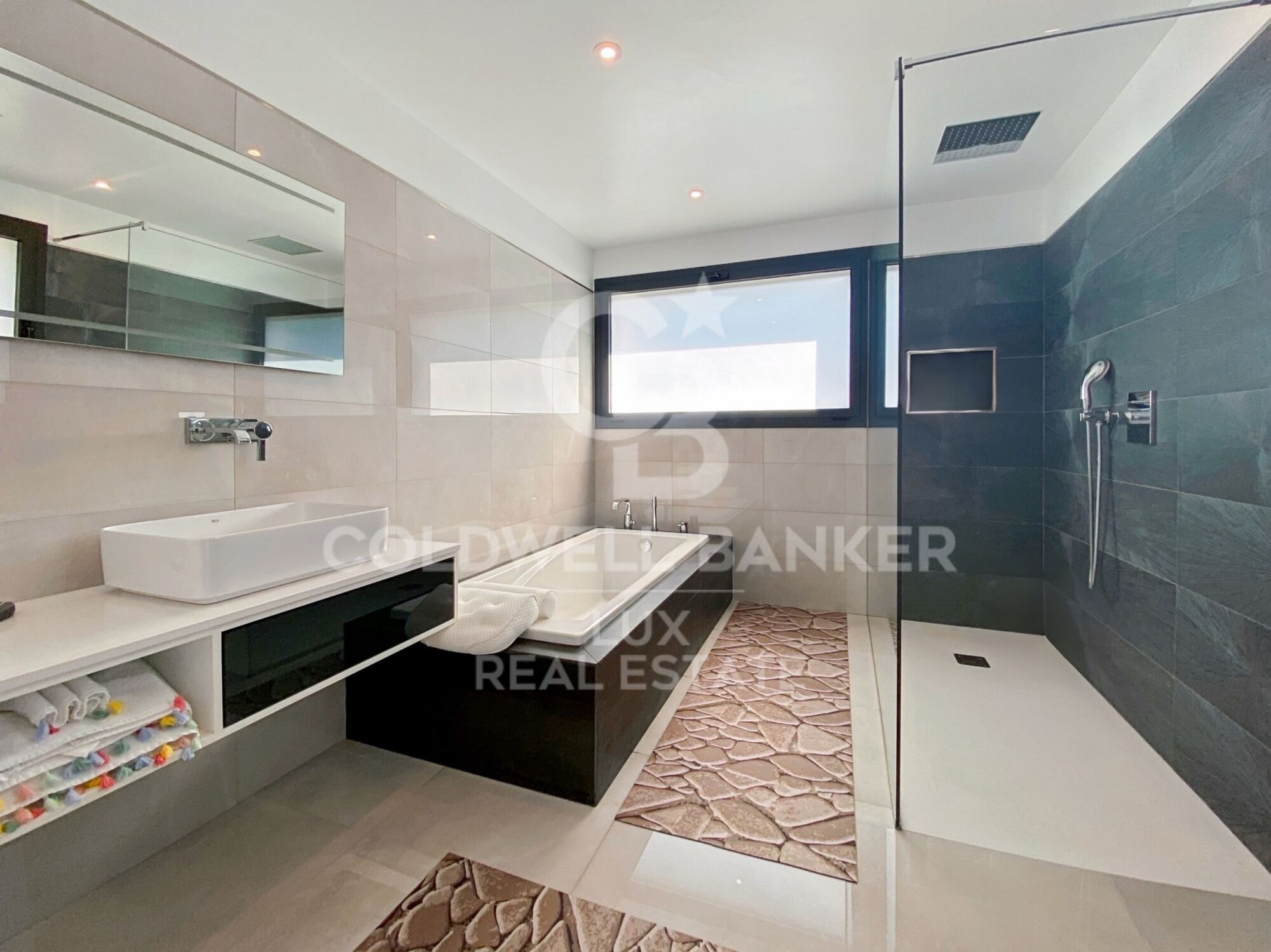 Villa de lujo en venta en primera línea de mar en Llançà, Costa Brava