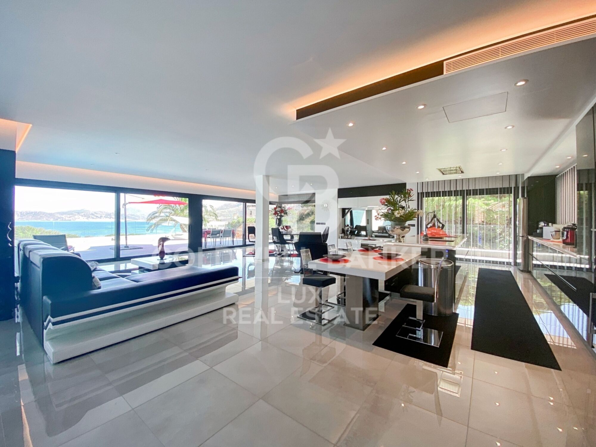 Luxury seafront villa for sale in Llançà, Costa Brava