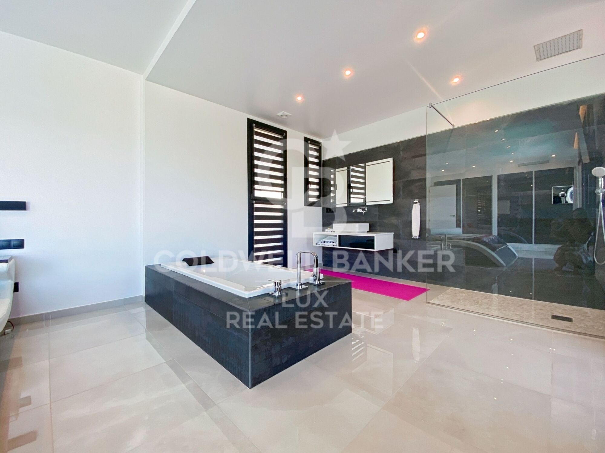 Luxury seafront villa for sale in Llançà, Costa Brava