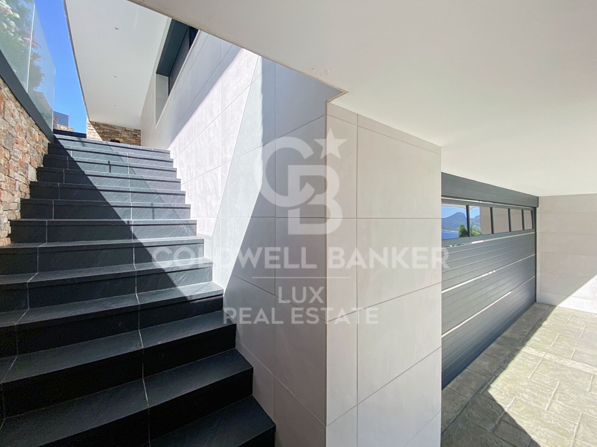 Villa de luxe en vente en première ligne de mer à Llançà, Costa Brava