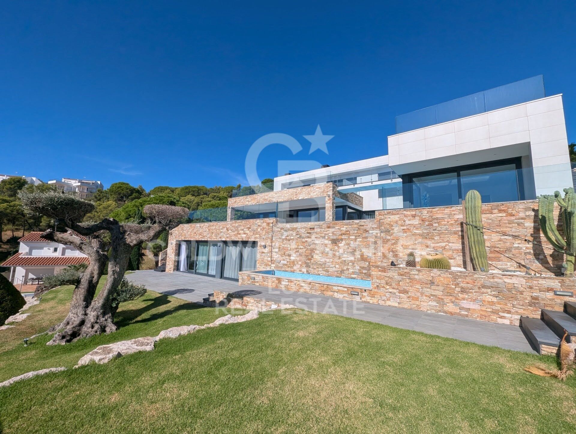 Luxury seafront villa for sale in Llançà, Costa Brava