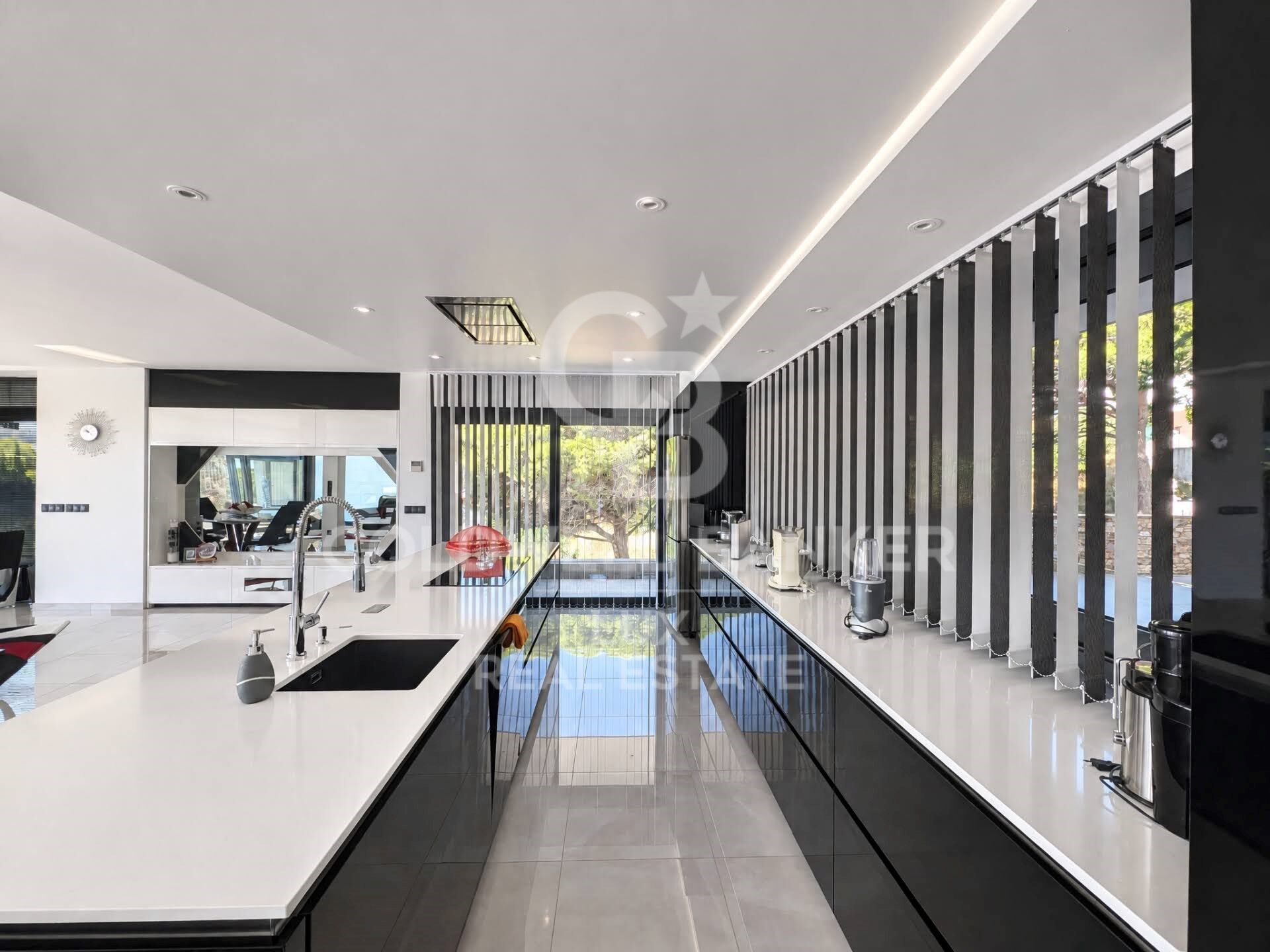 Luxury seafront villa for sale in Llançà, Costa Brava
