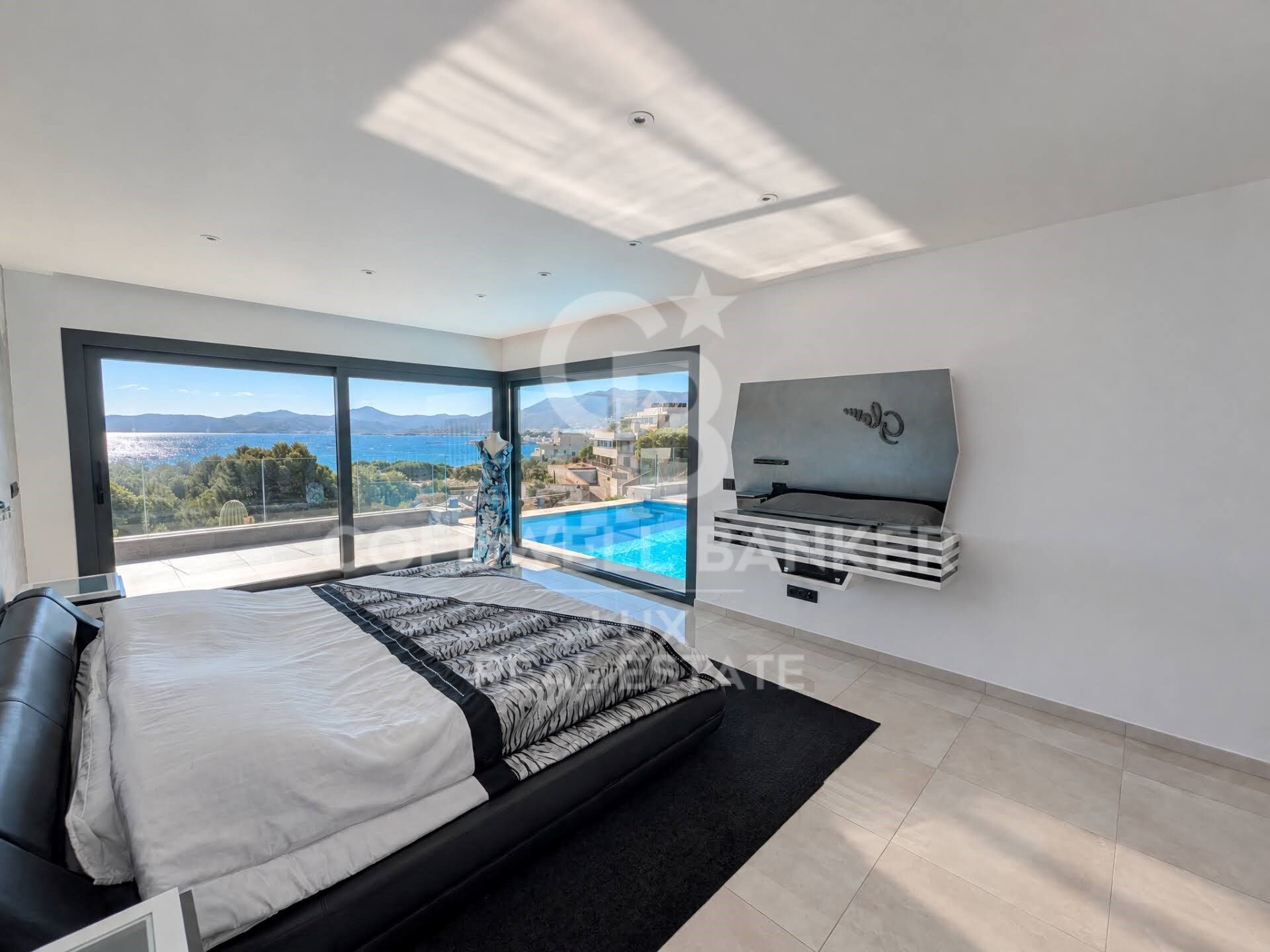 Luxury seafront villa for sale in Llançà, Costa Brava
