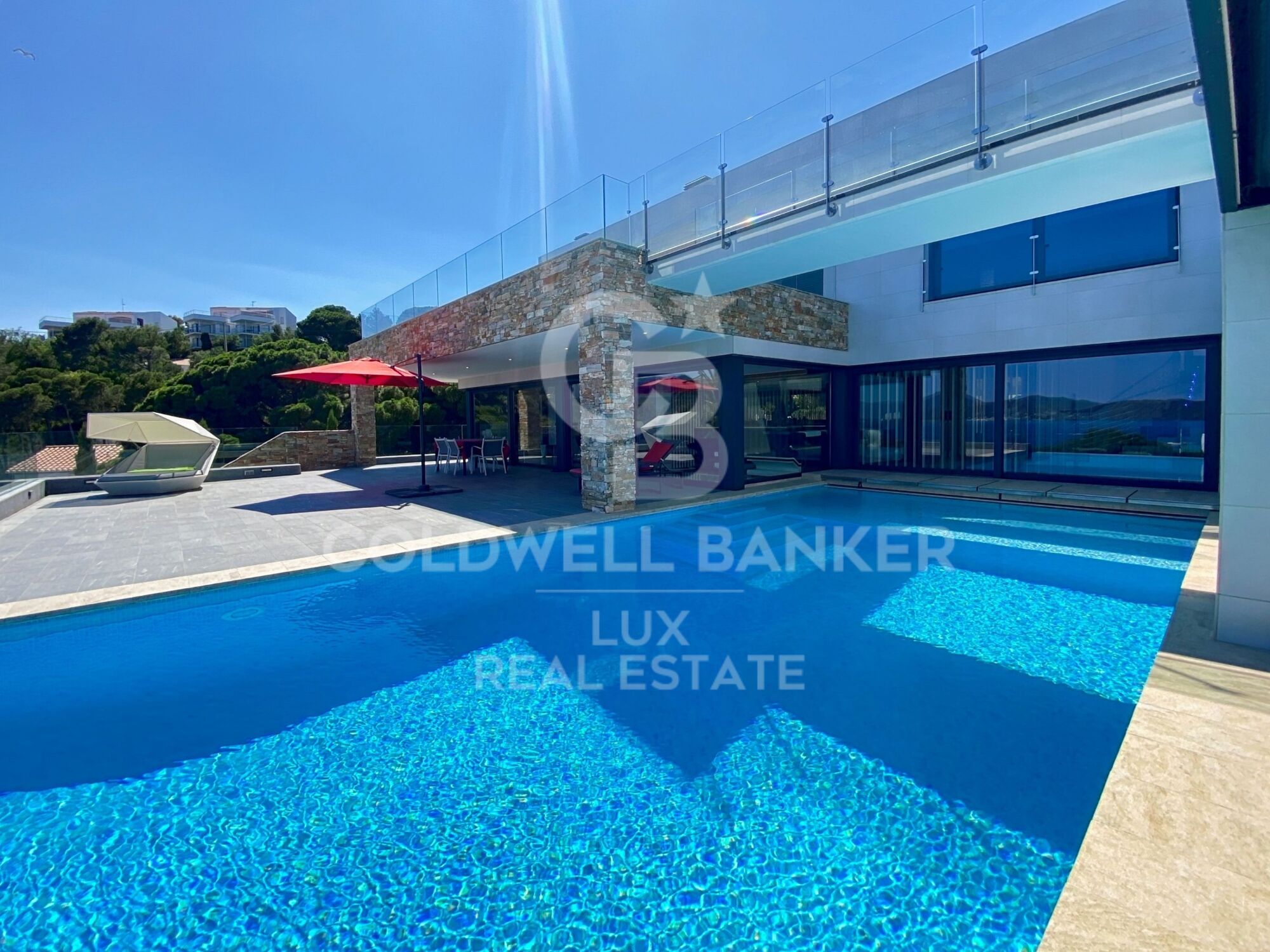Villa de lujo en venta en primera línea de mar en Llançà, Costa Brava