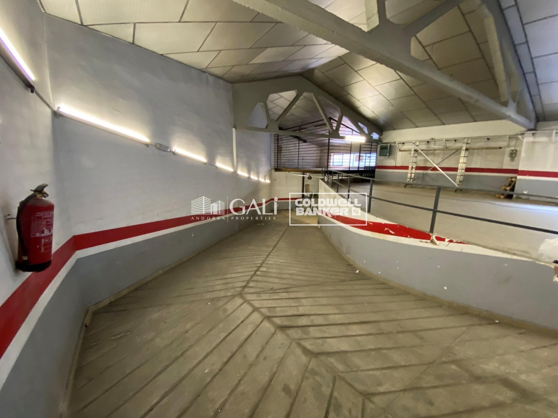 Nave industrial Alquiler Encamp