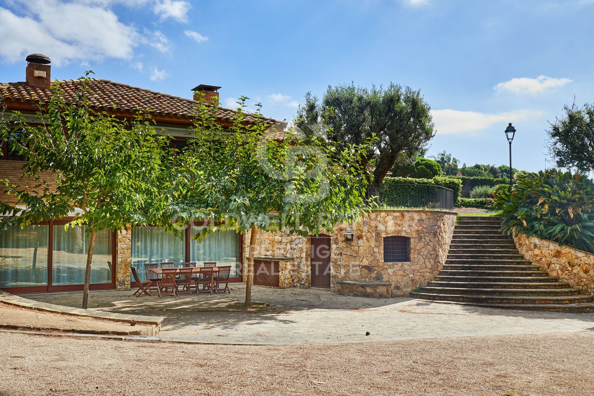 Country house with sea views and large plot in front of Sant Andreu de Llavaneres Golf.