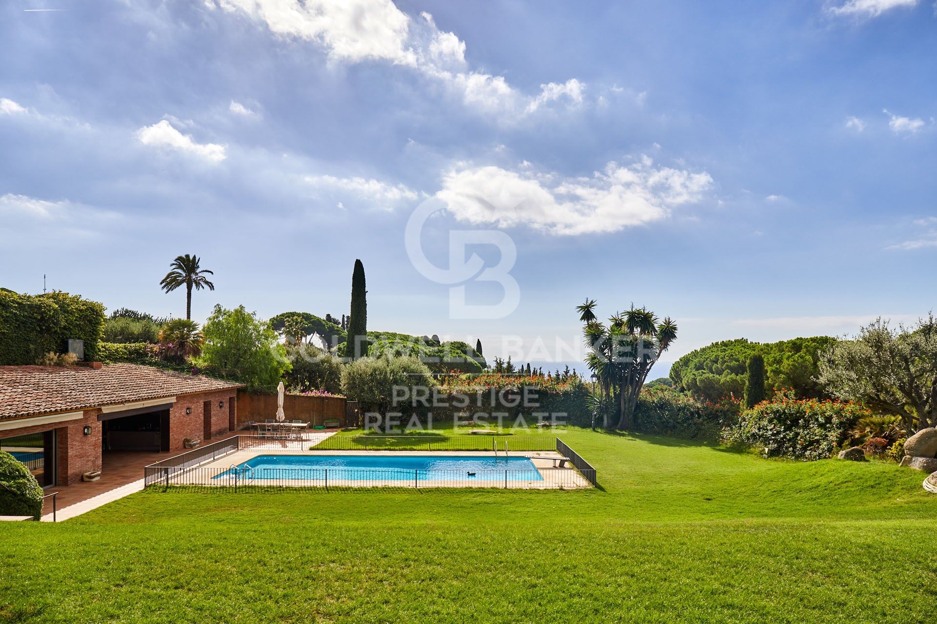 Country house with sea views and large plot in front of Sant Andreu de Llavaneres Golf.