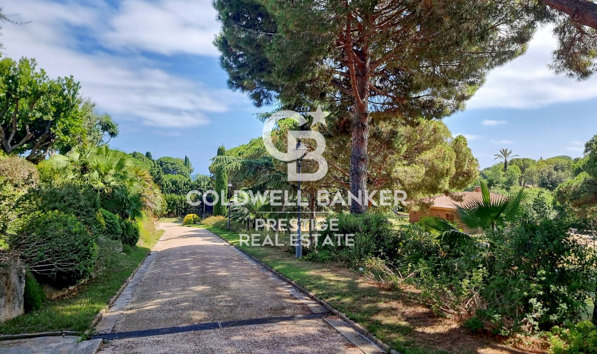 Country house with sea views and large plot in front of Sant Andreu de Llavaneres Golf.