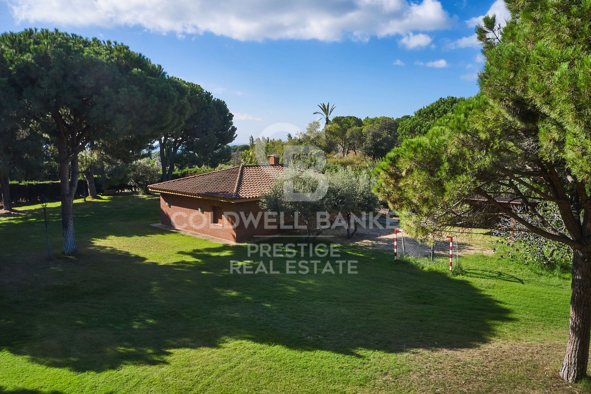 Wohnhaus mit Meerblick, vor dem Golfplatz, in Sant Andreu de Llavaneres.