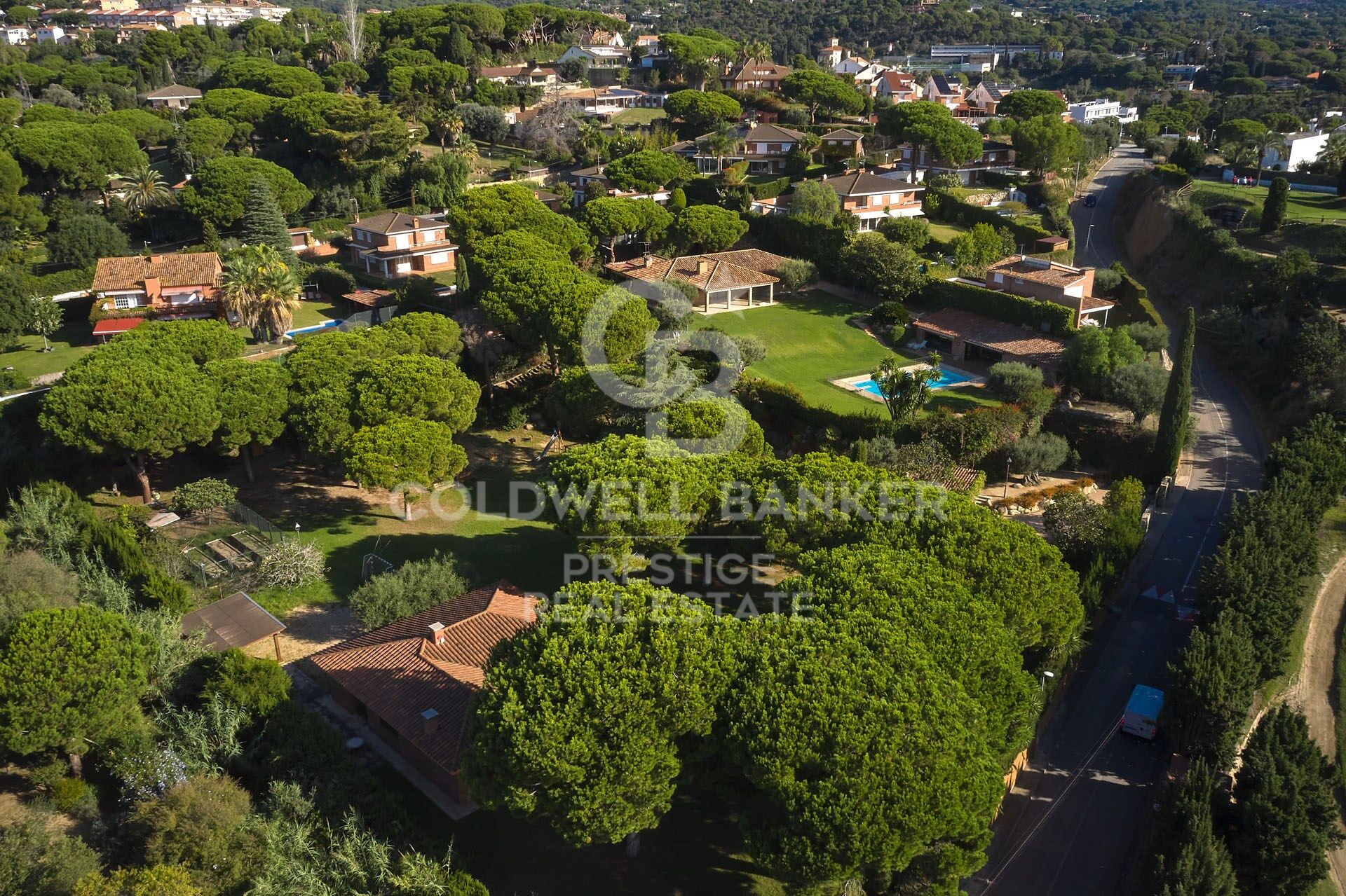Casa con amplio terreno y vistas al mar, frente al Golf de Sant Andreu de LLavaneras