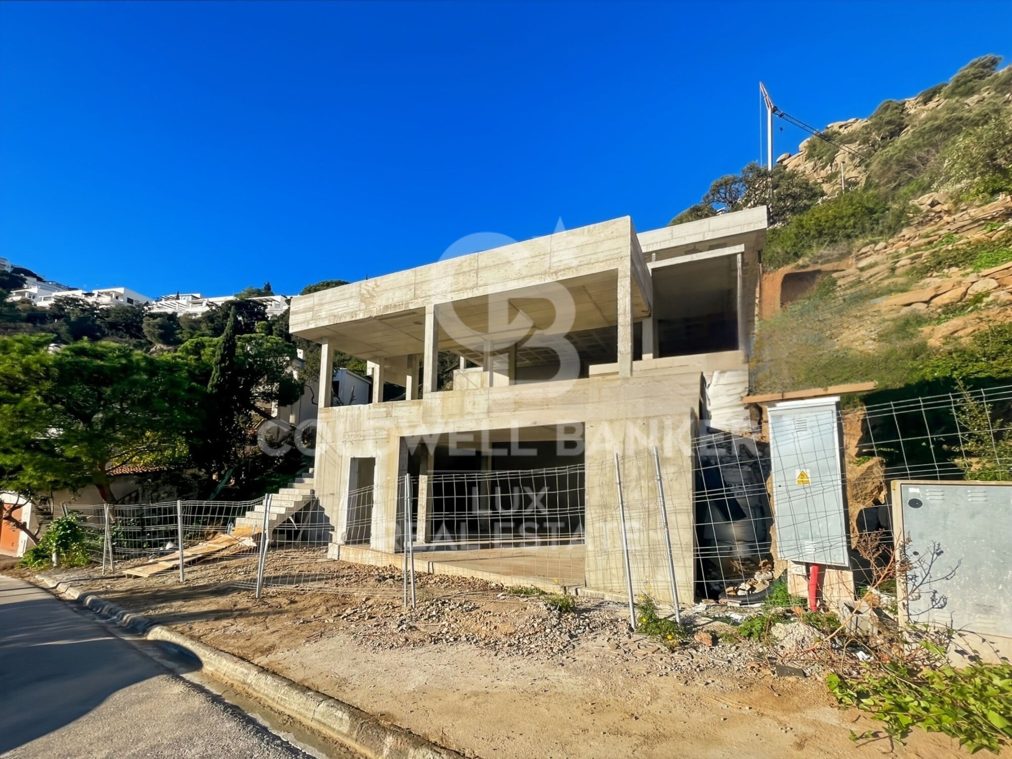 Villa avec vue sur la mer à Canyelles avec gros oeuvre entièrement achevé