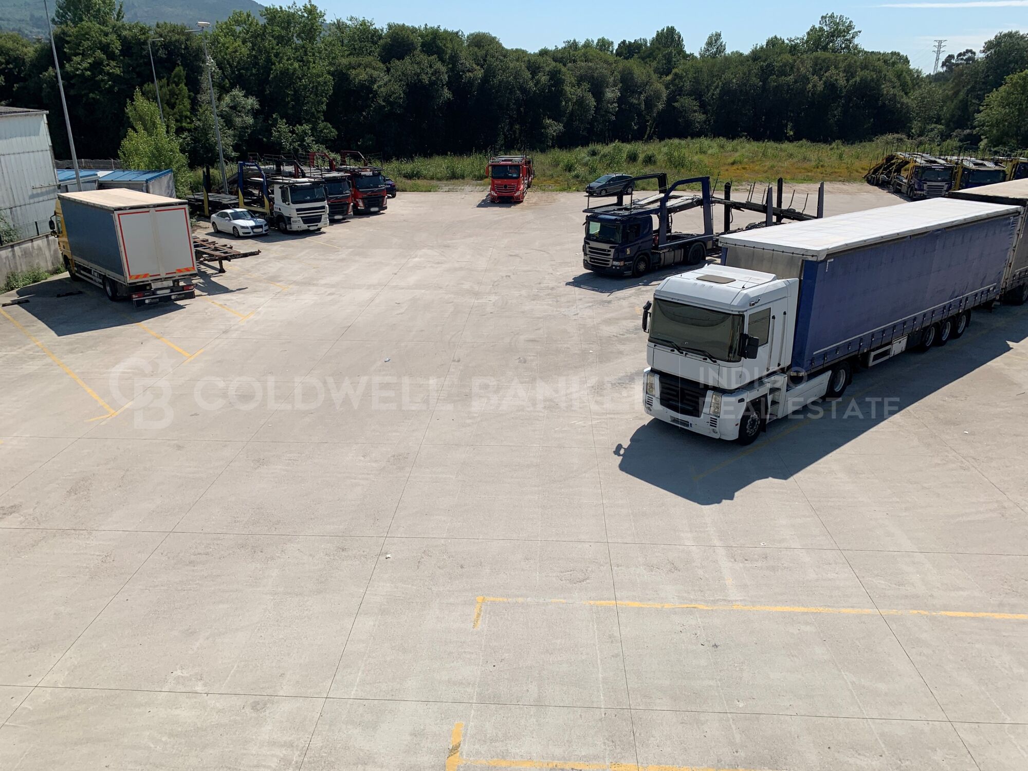 Nave industrial + oficinas, parcela de 15.000 m2 - Única en Vigo