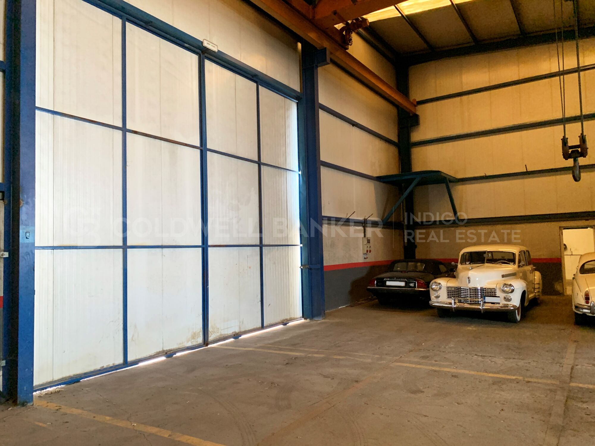 Nave industrial + oficinas, parcela de 15.000 m2 - Única en Vigo