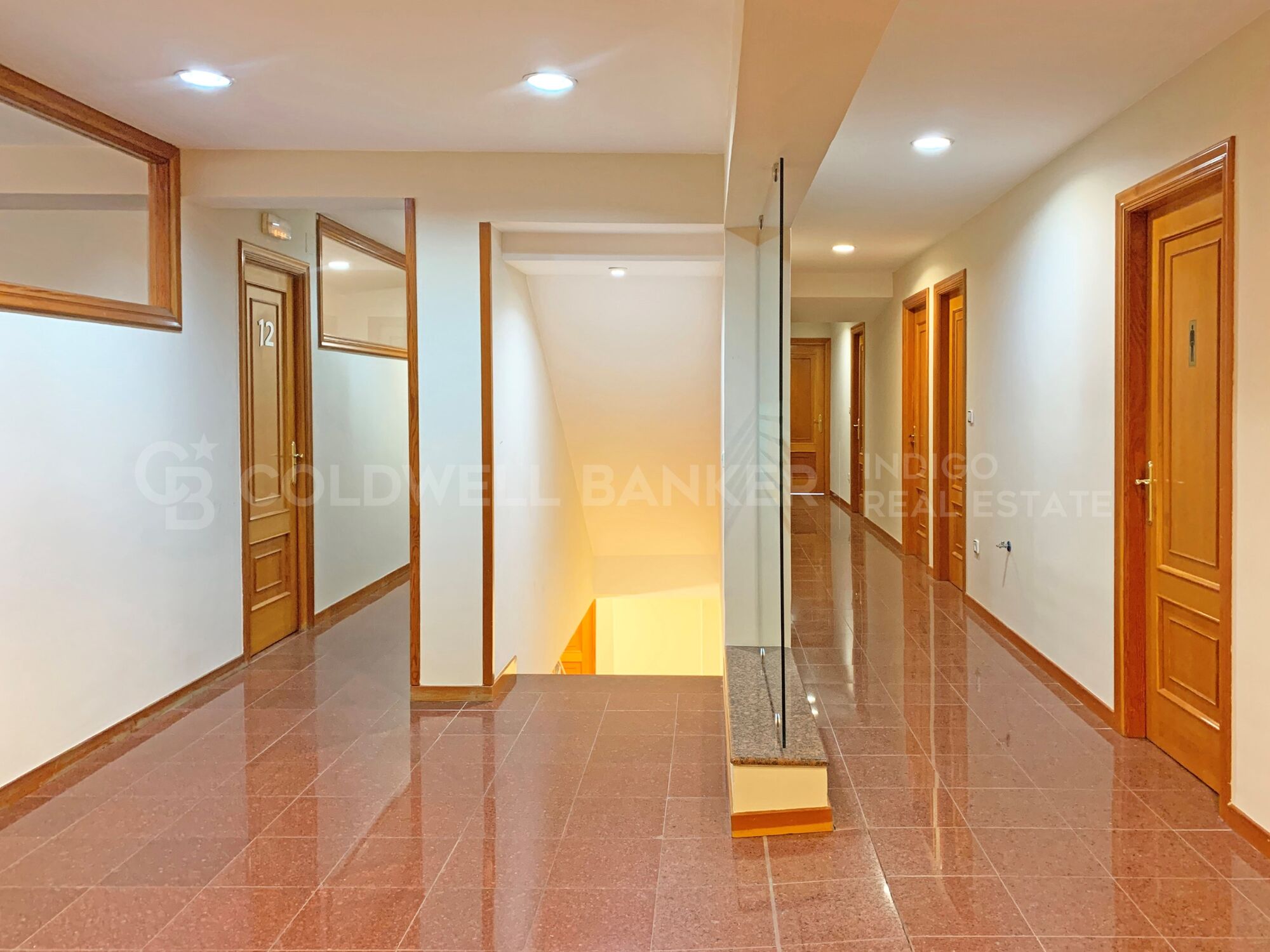 Nave industrial + oficinas, parcela de 15.000 m2 - Única en Vigo