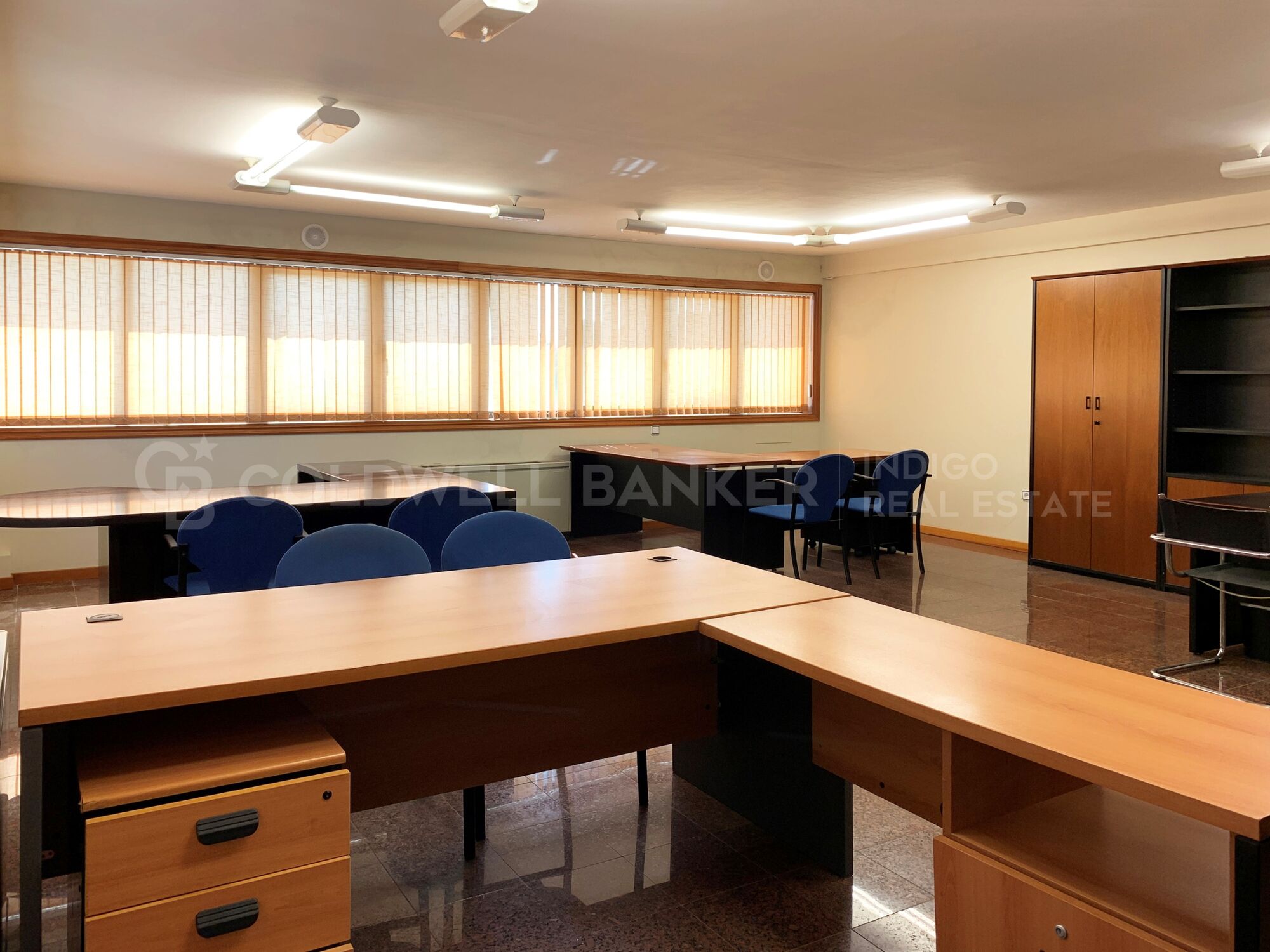 Nave industrial + oficinas, parcela de 15.000 m2 - Única en Vigo