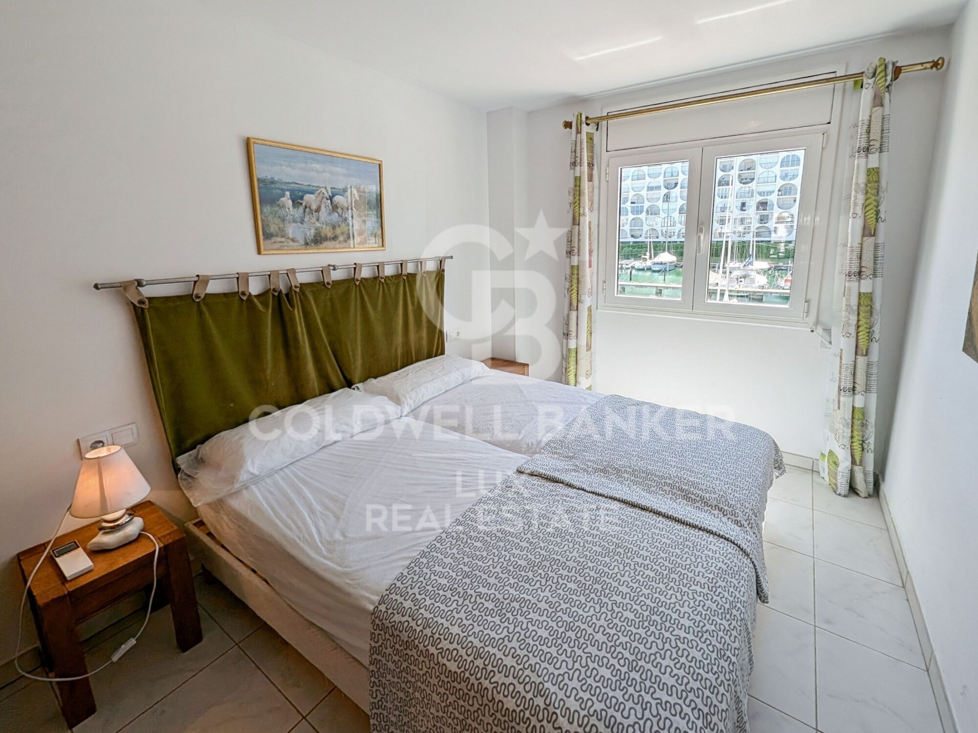 Building for sale with 3 apartments, garage and 20 m mooring in Salins, Empuriabrava