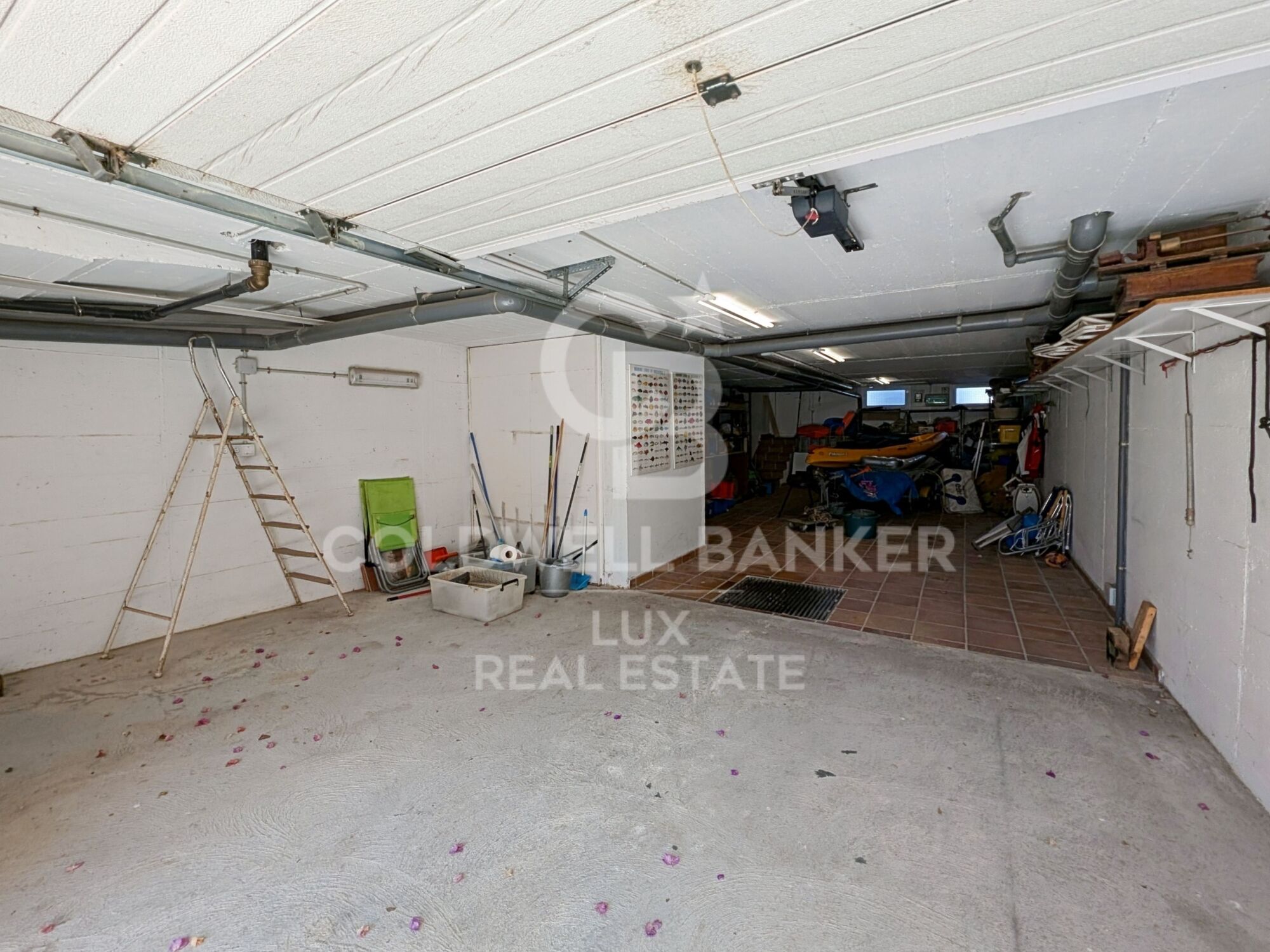 Immeuble en vente avec 3 appartements, garage et 20 m d'amarre à Salins, Empuriabrava