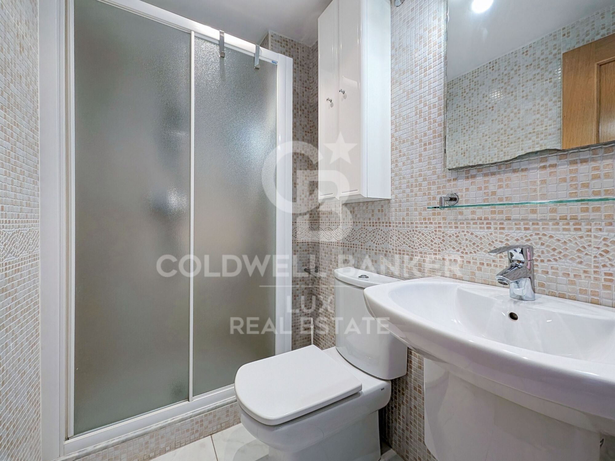Immeuble en vente avec 3 appartements, garage et 20 m d'amarre à Salins, Empuriabrava
